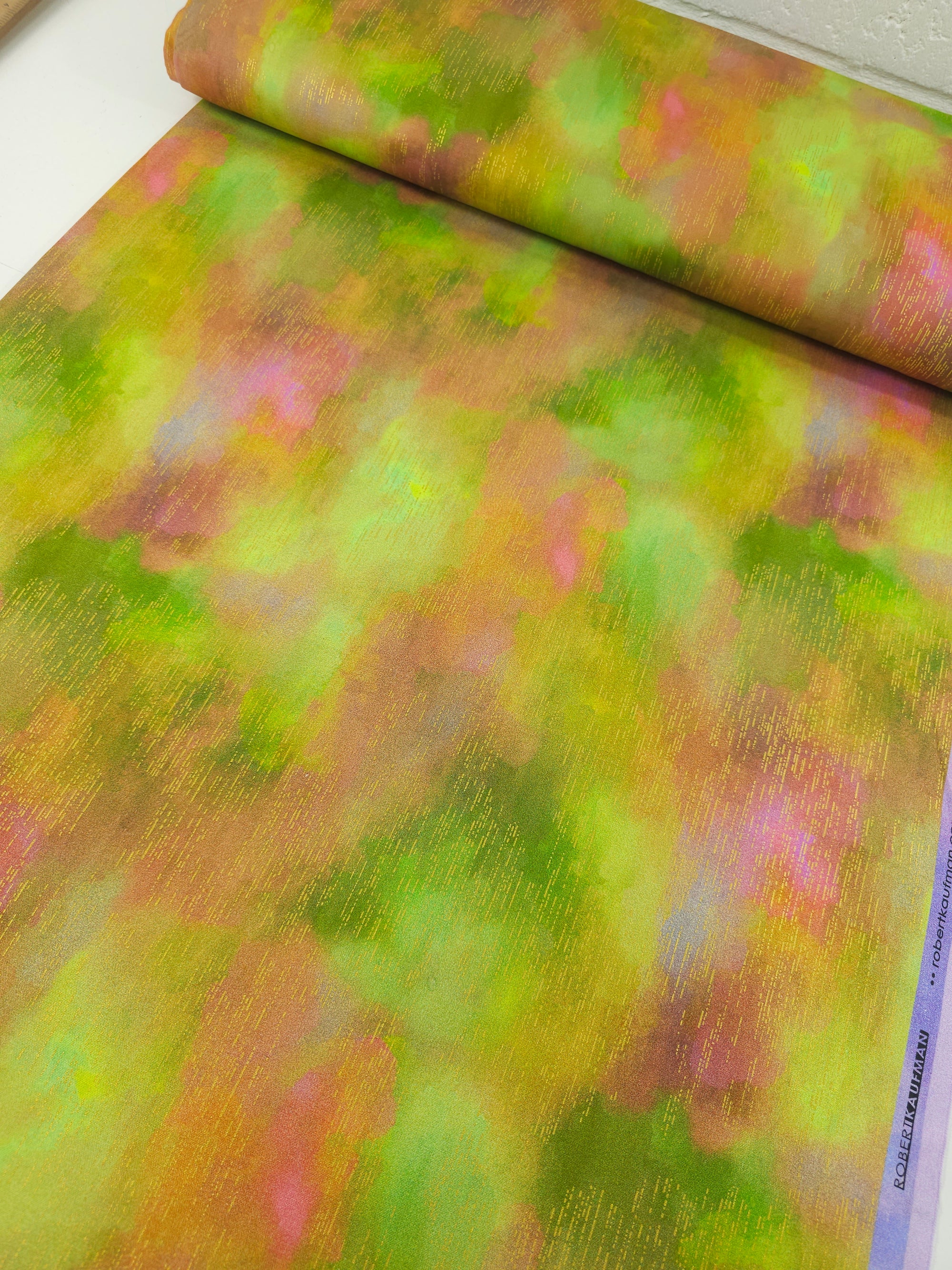 Pink/Green/Gold Chromaticity Static Diffusion 100% Cotton - Robert Kaufman