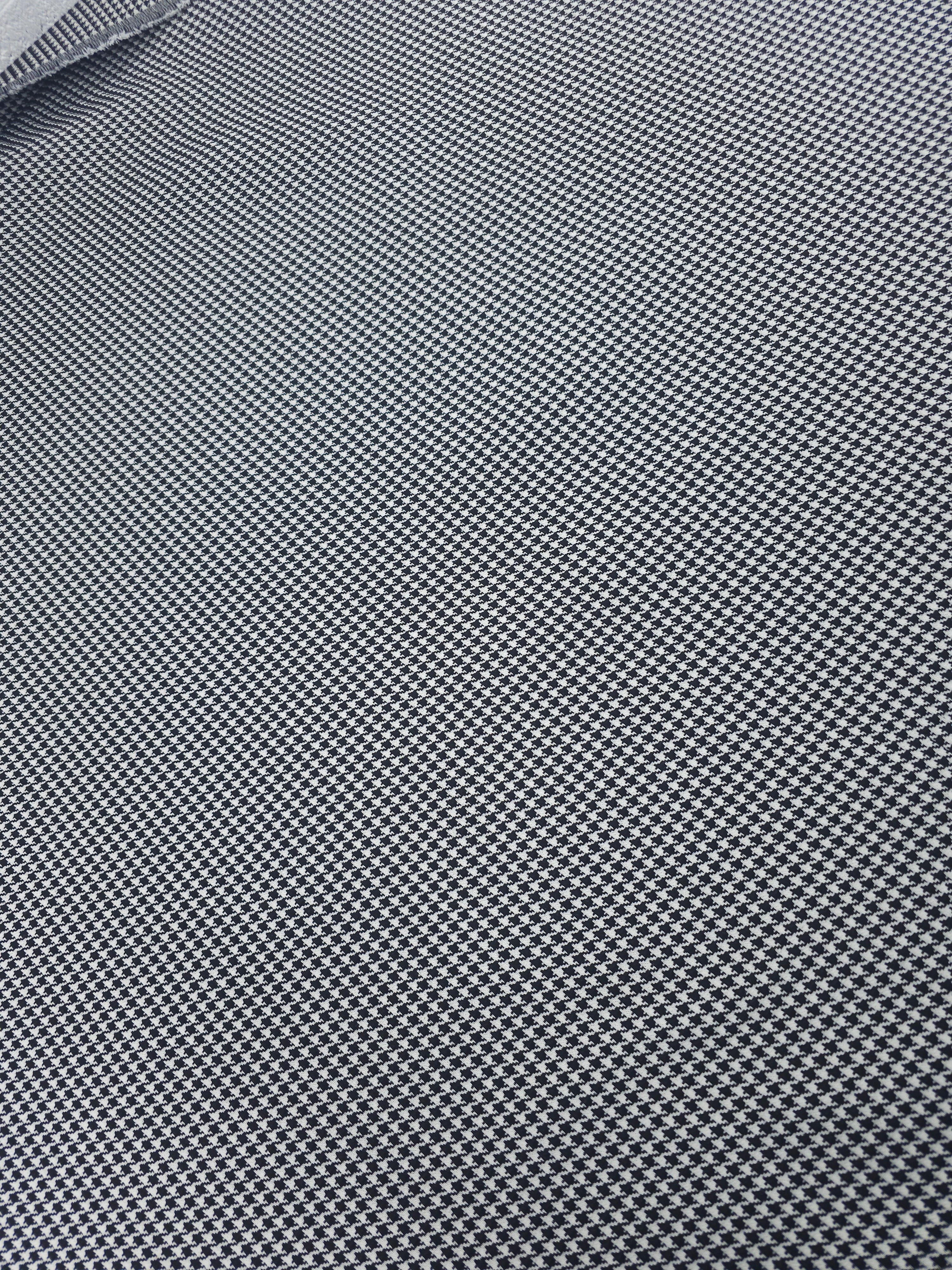 Black/White Mini Dogtooth Boucle