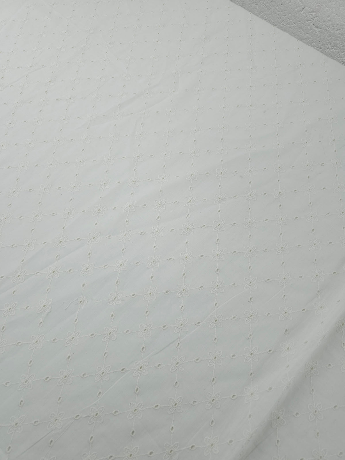White Diamond Flower Lightweight Cotton Broderie Anglaise