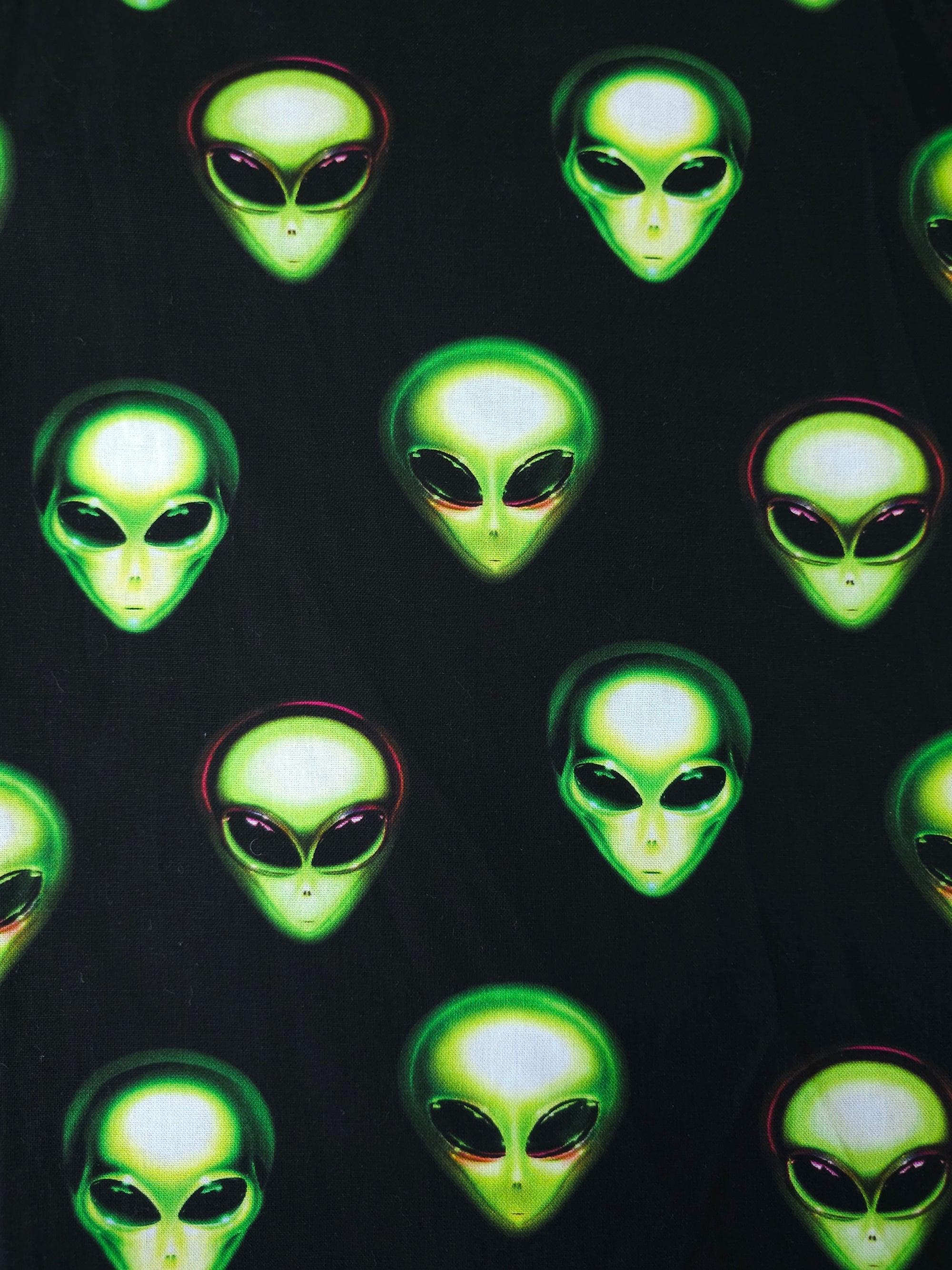 Alien Heads 100% Cotton