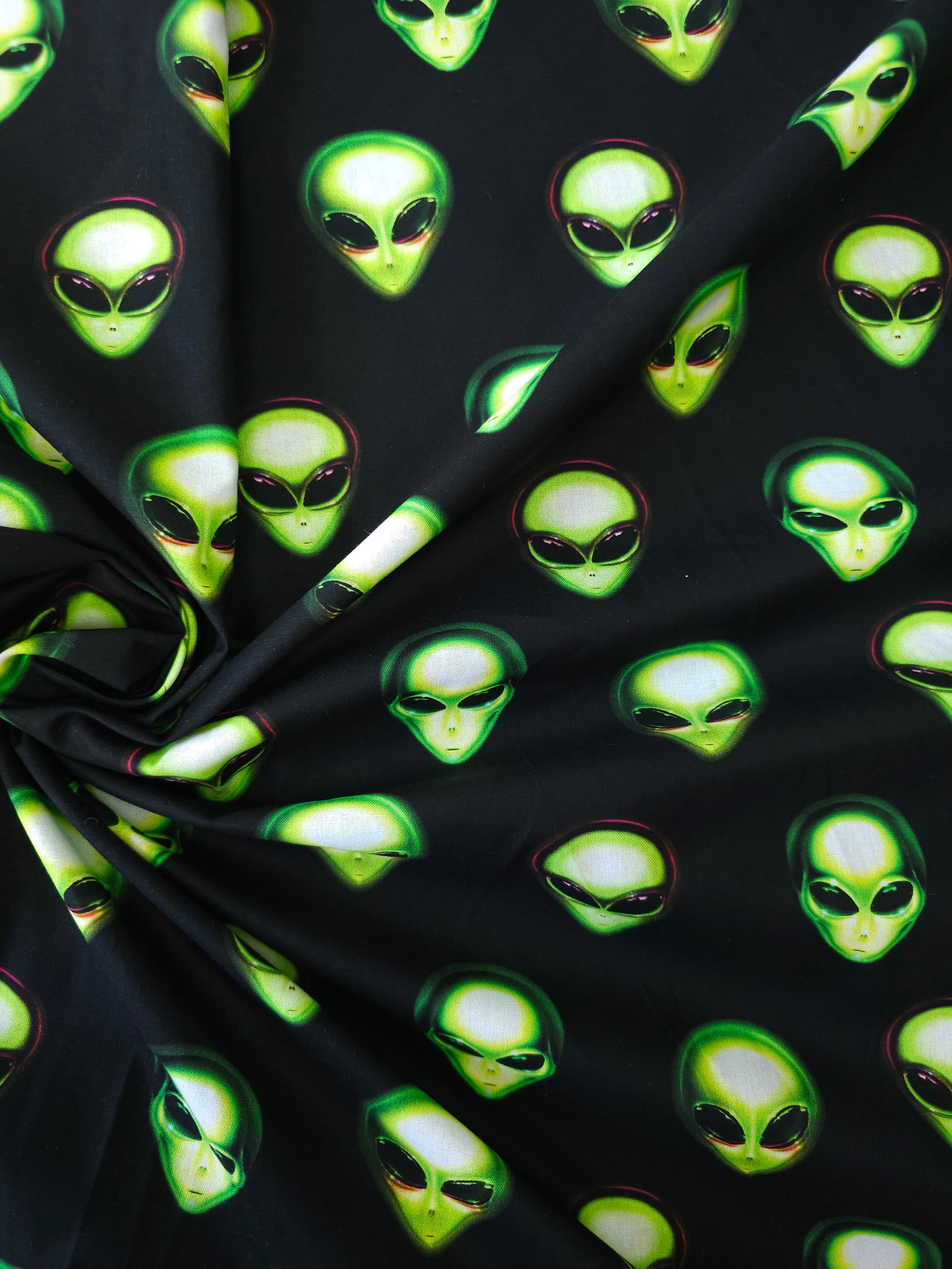 Alien Heads 100% Cotton