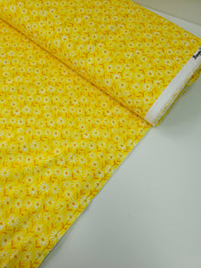  Summery Yellow/White Ditsy Meadow Daisy Cotton