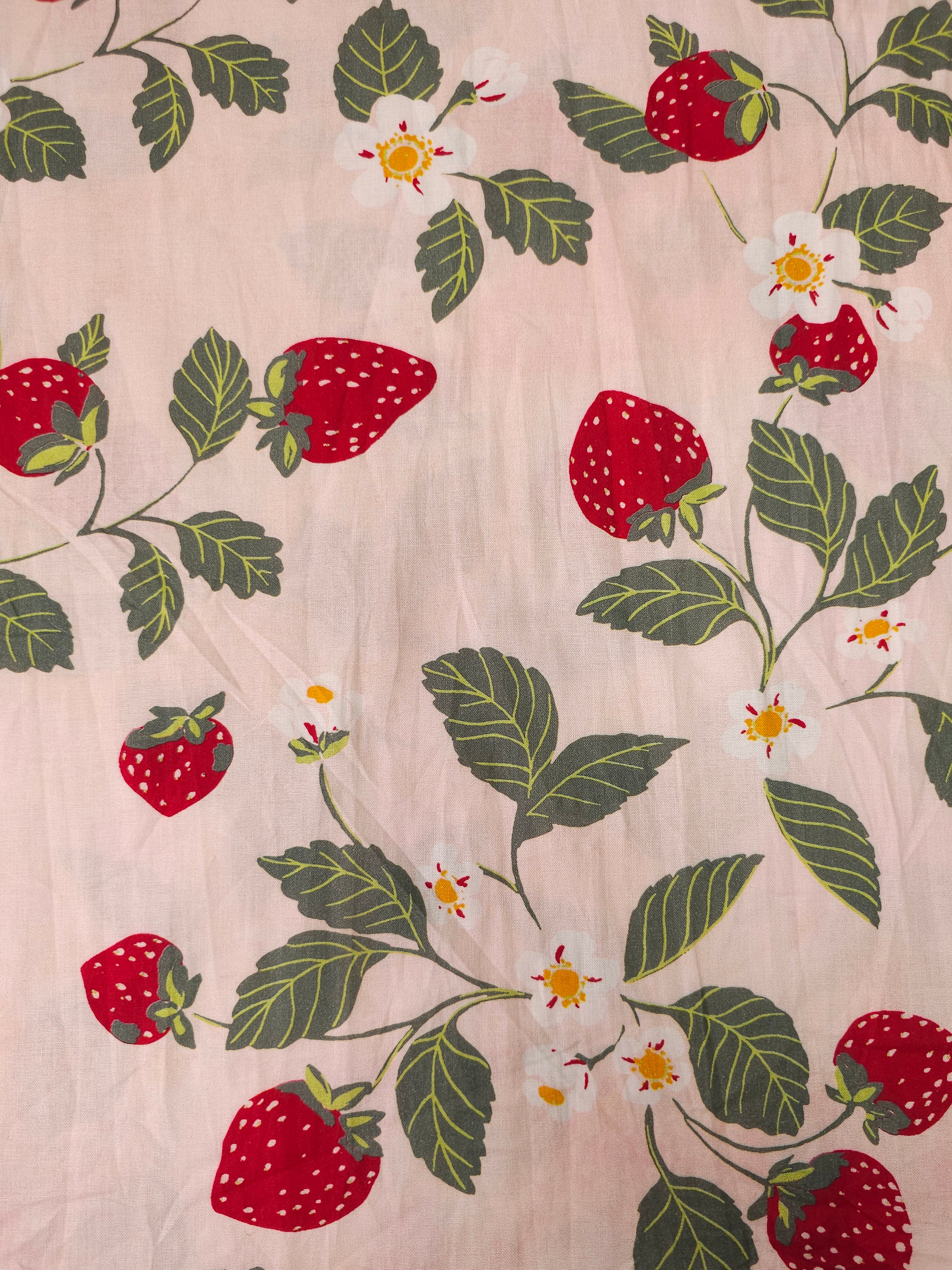 Pale Pink/Red Strawberry Plant Summer Fruit Cotton