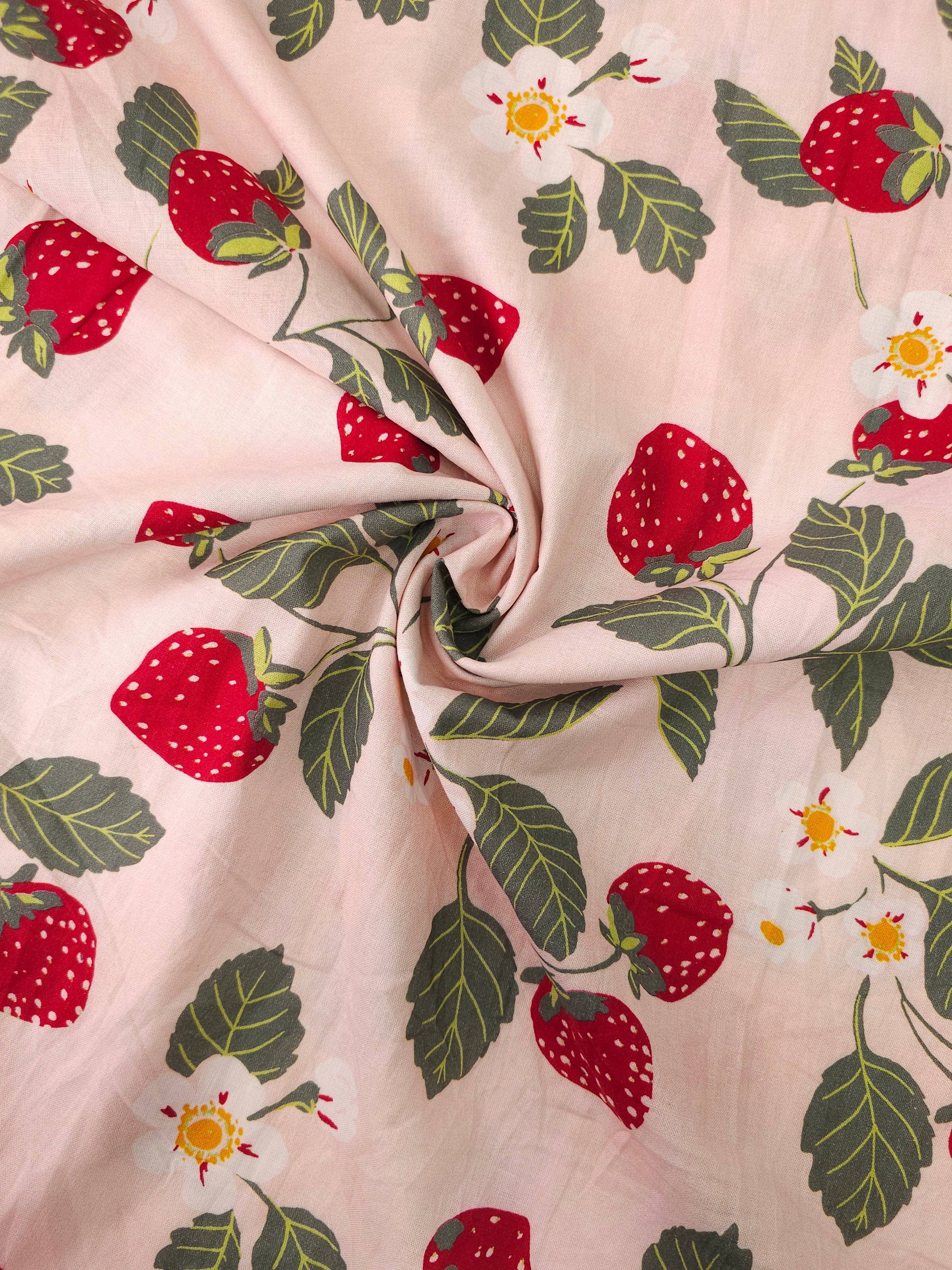 Pale Pink/Red Strawberry Plant Summer Fruit Cotton