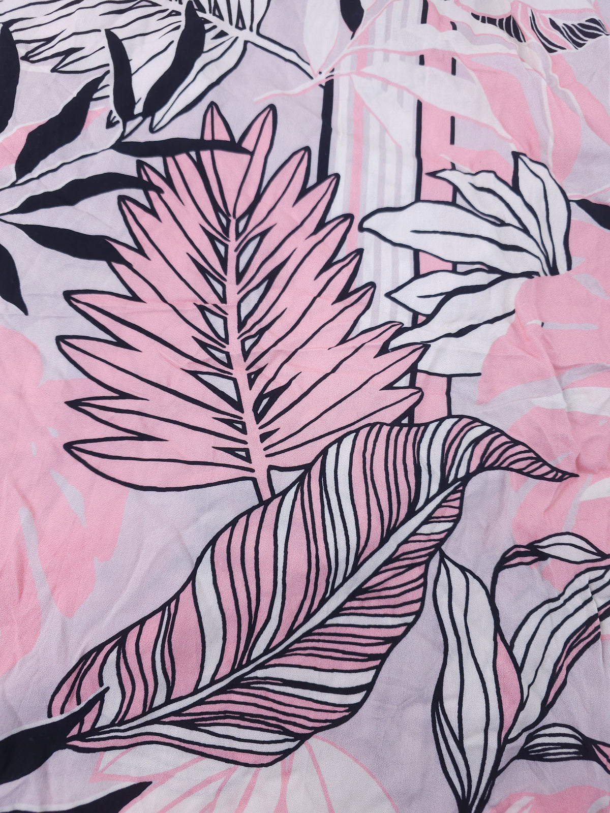 Pink outline fauna Viscose- 3.1m piece