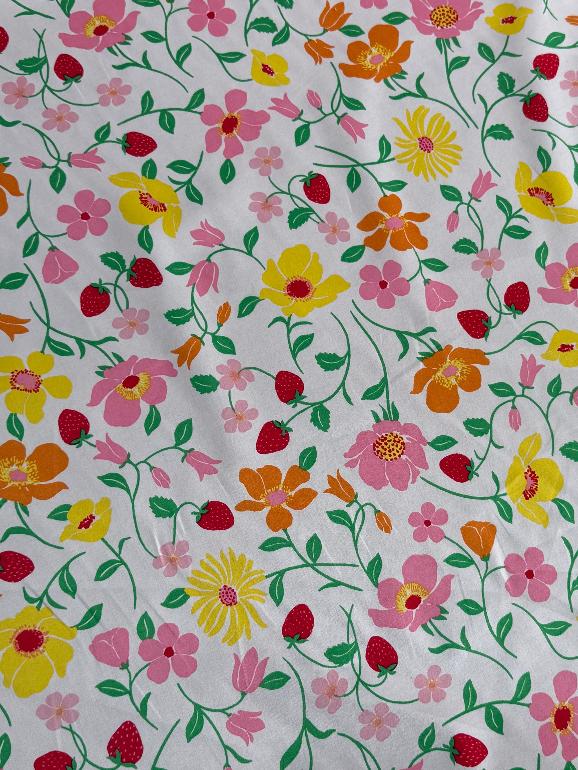 *PRE ORDER* Strawberry Garden Cotton Poplin