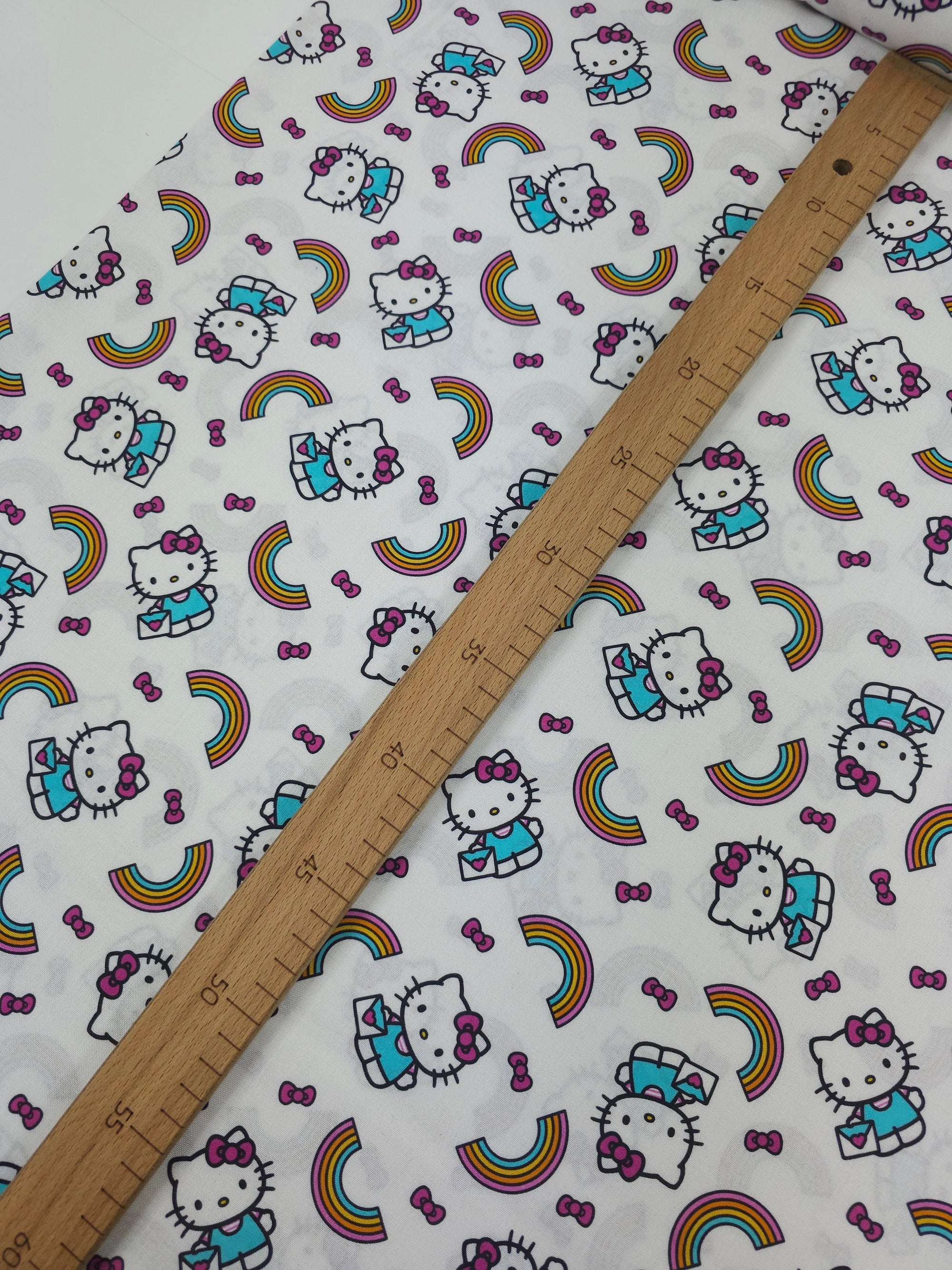 H*E*L*L*O* *K*I*T*T*Y Rainbow 100% Cotton