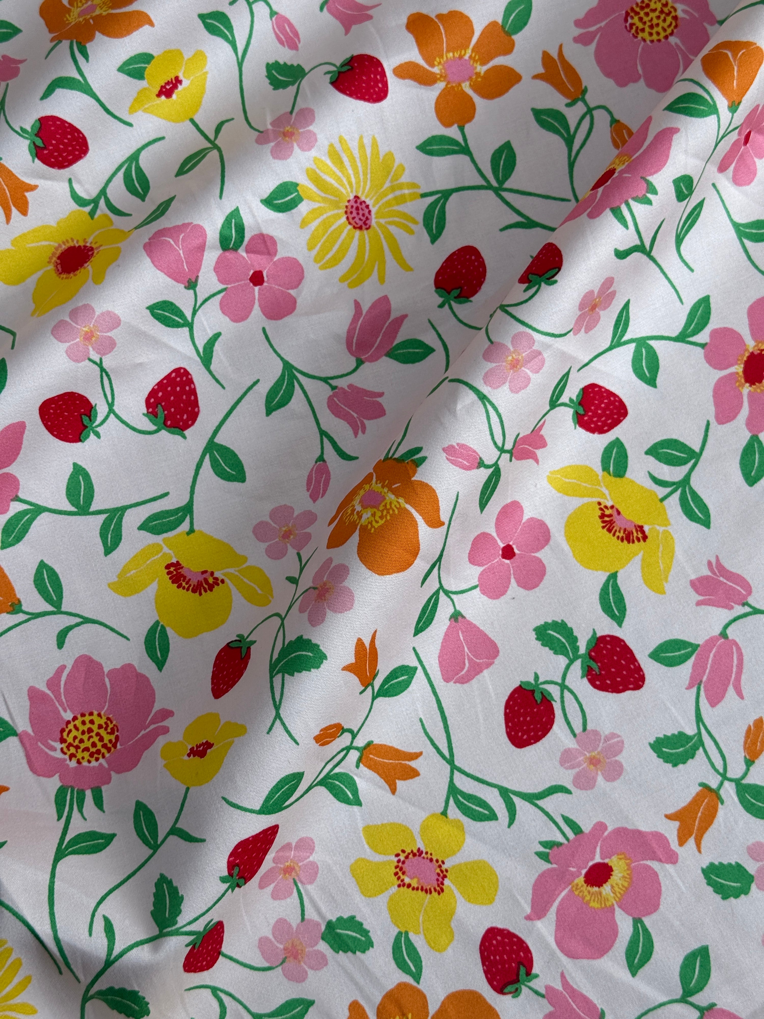 *PRE ORDER* Strawberry Garden Cotton Poplin