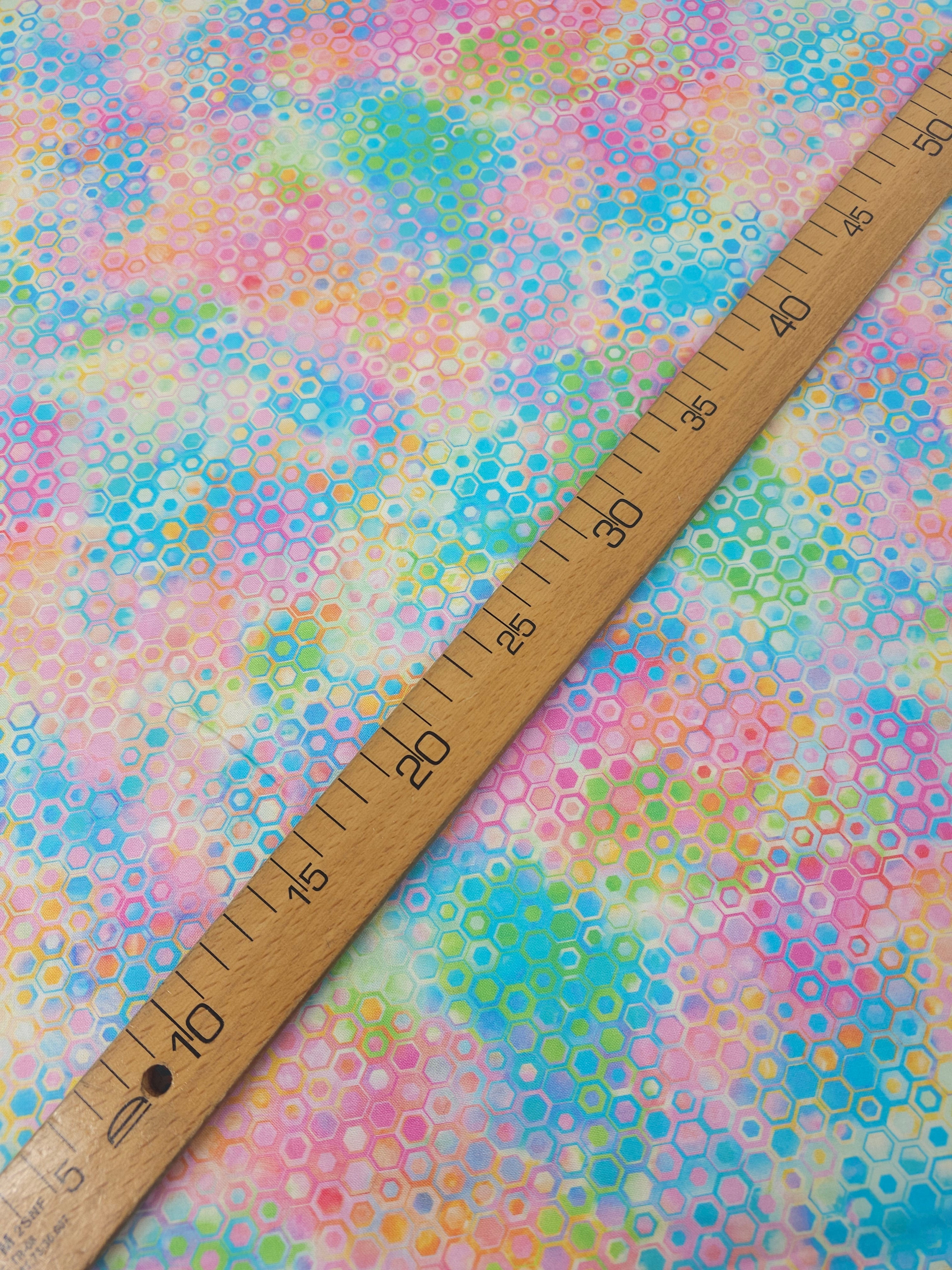 Pastel Hexagon Phantasma 100% Cotton - Robert Kaufman