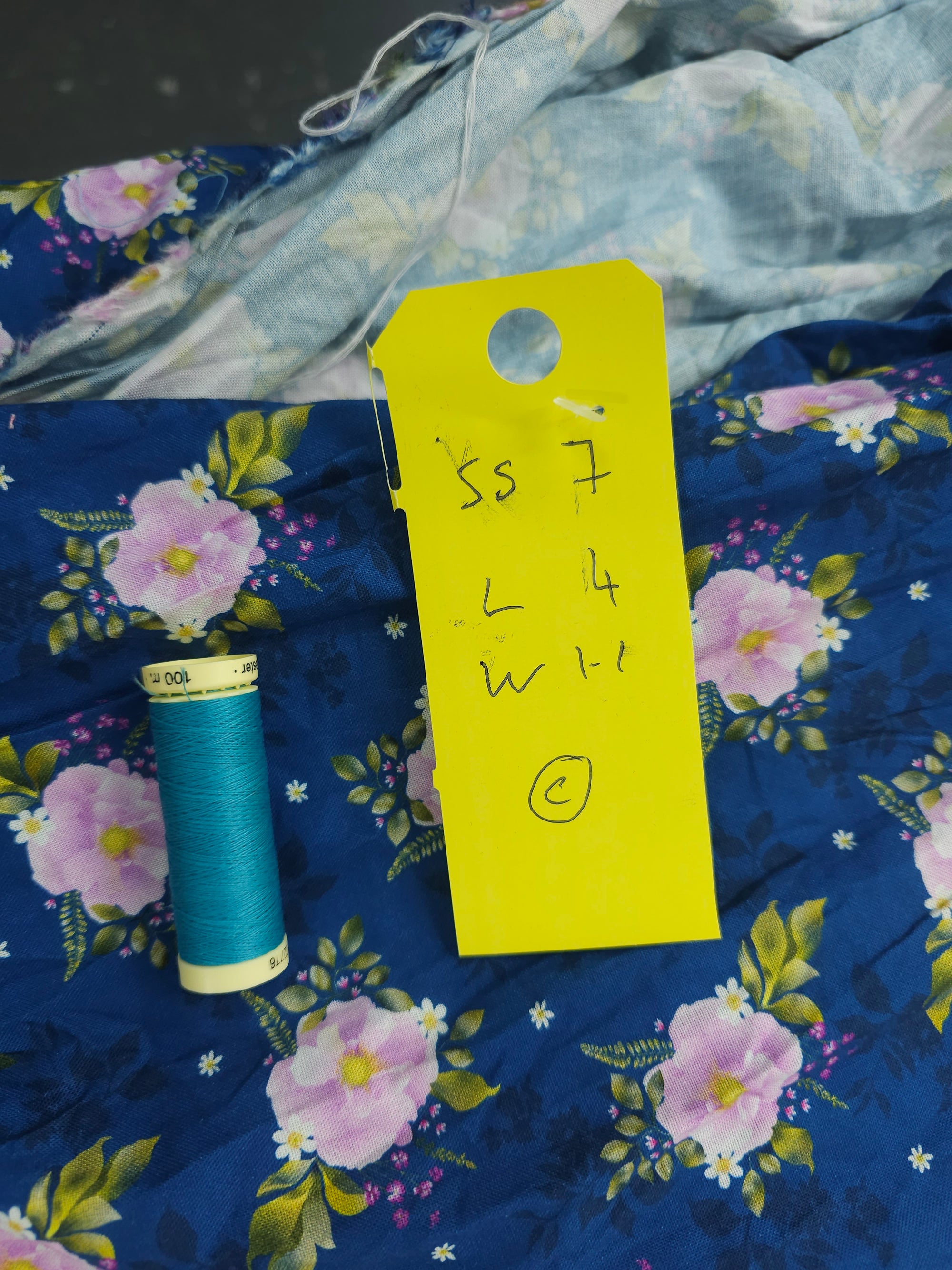 Blue flower Cotton- 4m piece
