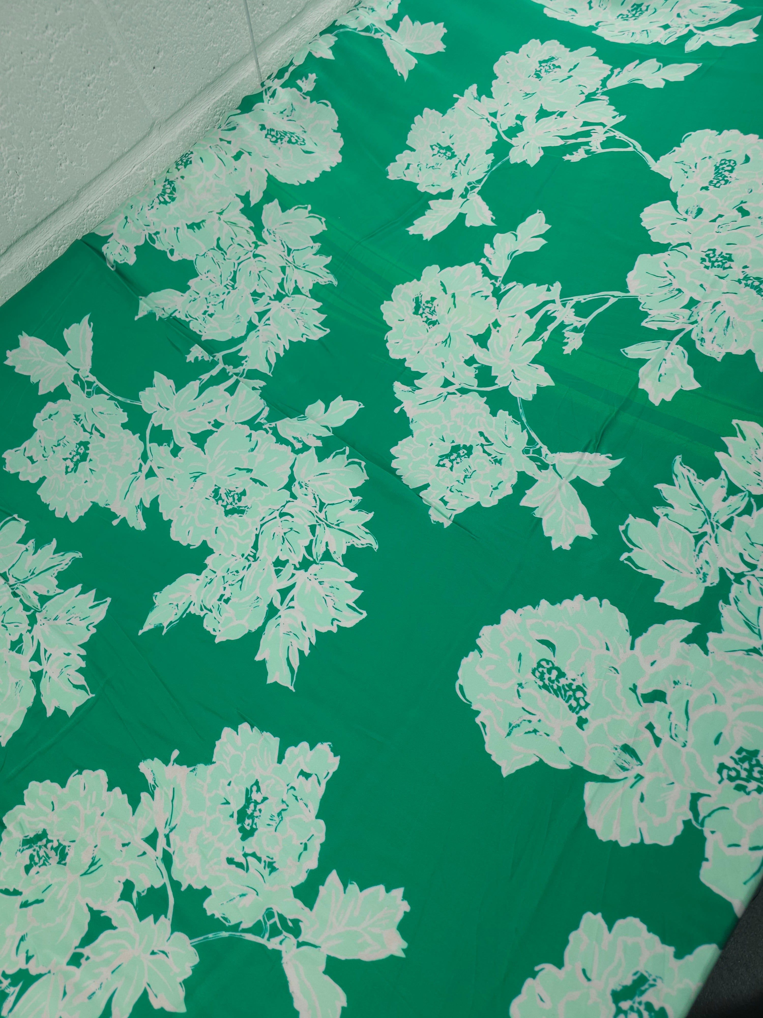 Green/Pink Large Flower Bunch Viscose Satin *DEFECT*