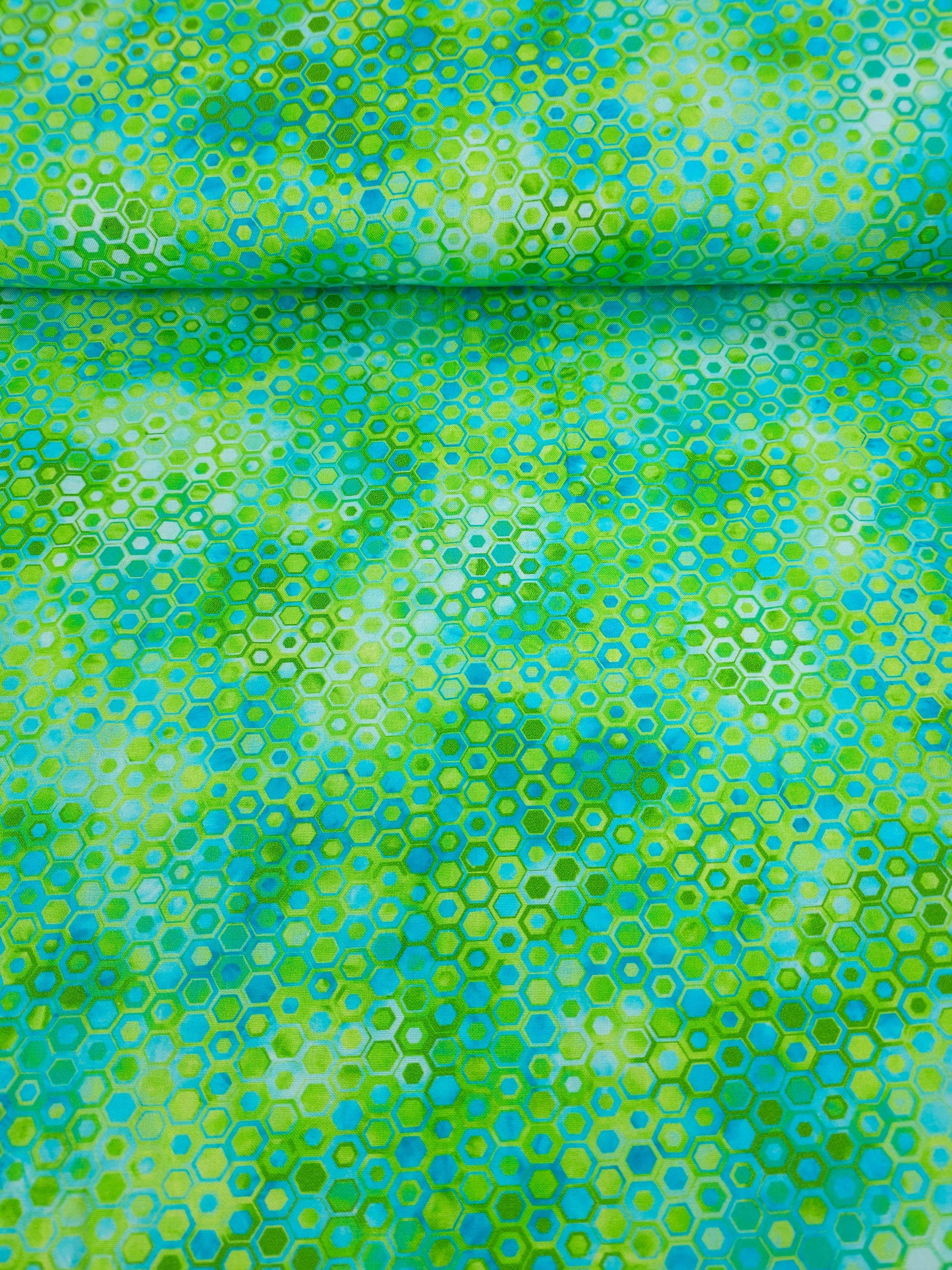 Light Green Hexagon Phantasma 100% Cotton - Robert Kaufman