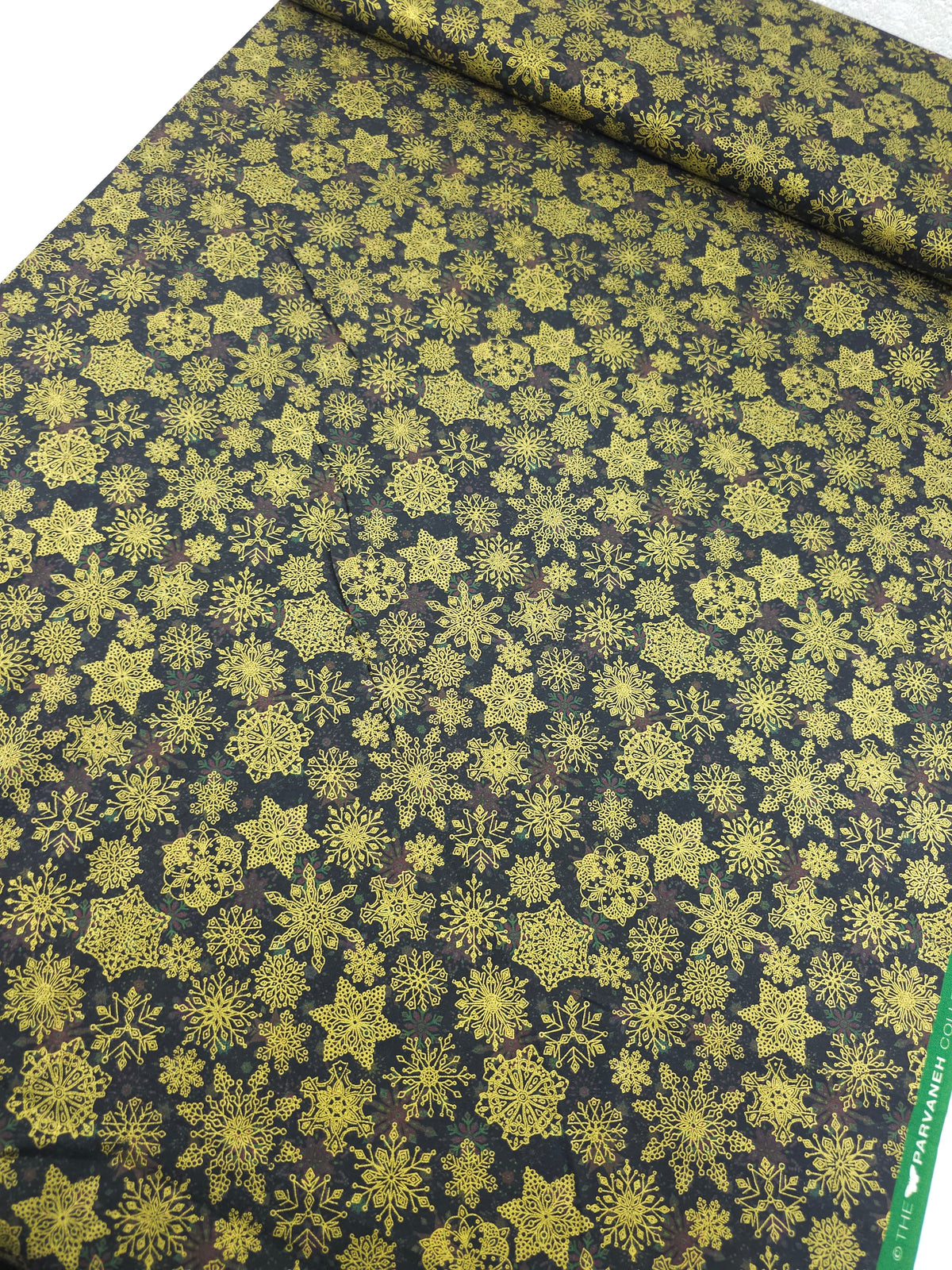 Gold Shimmer Snowflakes 100% Cotton - Robert Kaufman