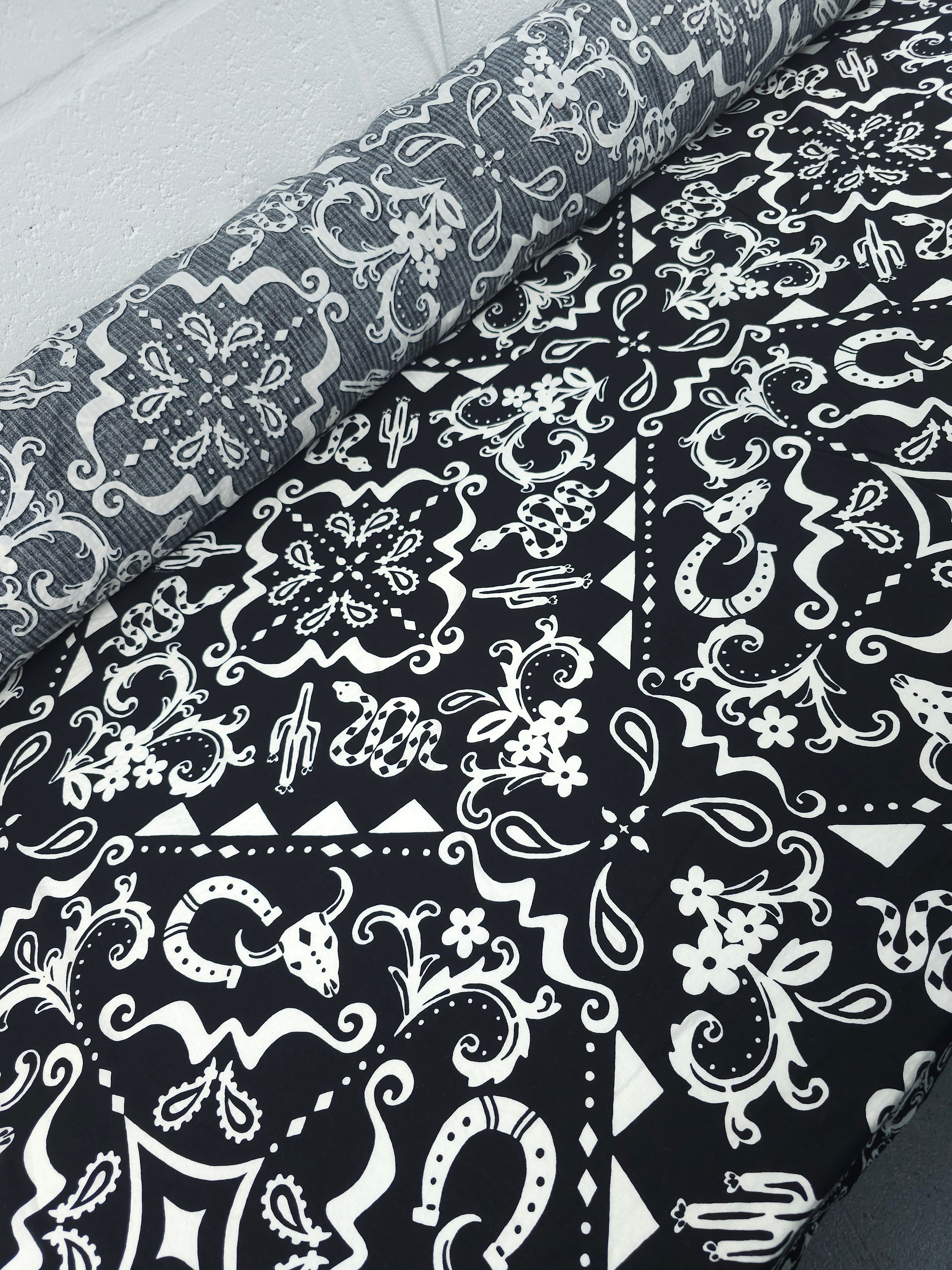 Black/White Rodeo Damask Abstract Cotton Viscose - New Look