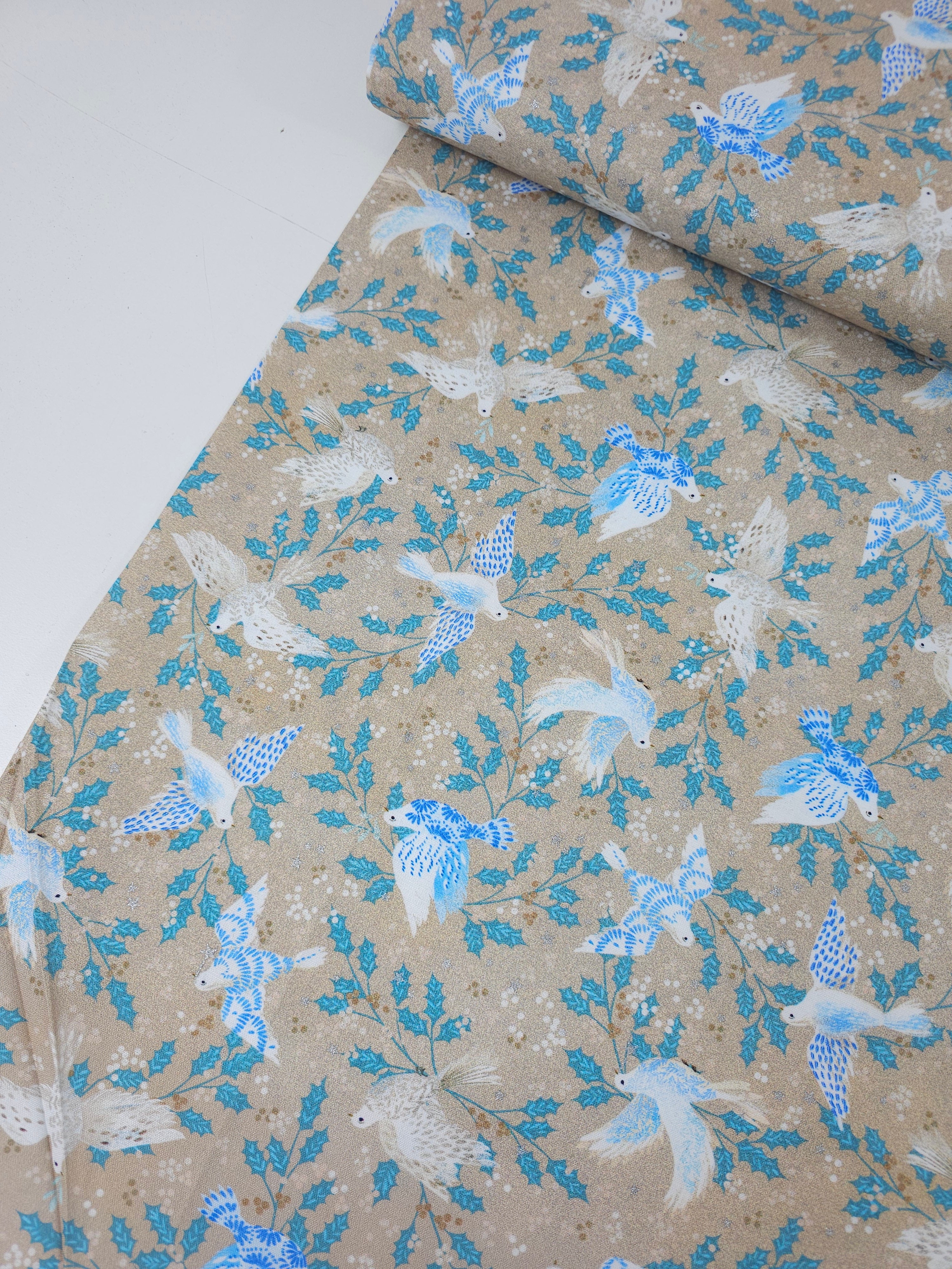 Peaceful Holly Doves 100% Cotton - Robert Kaufman