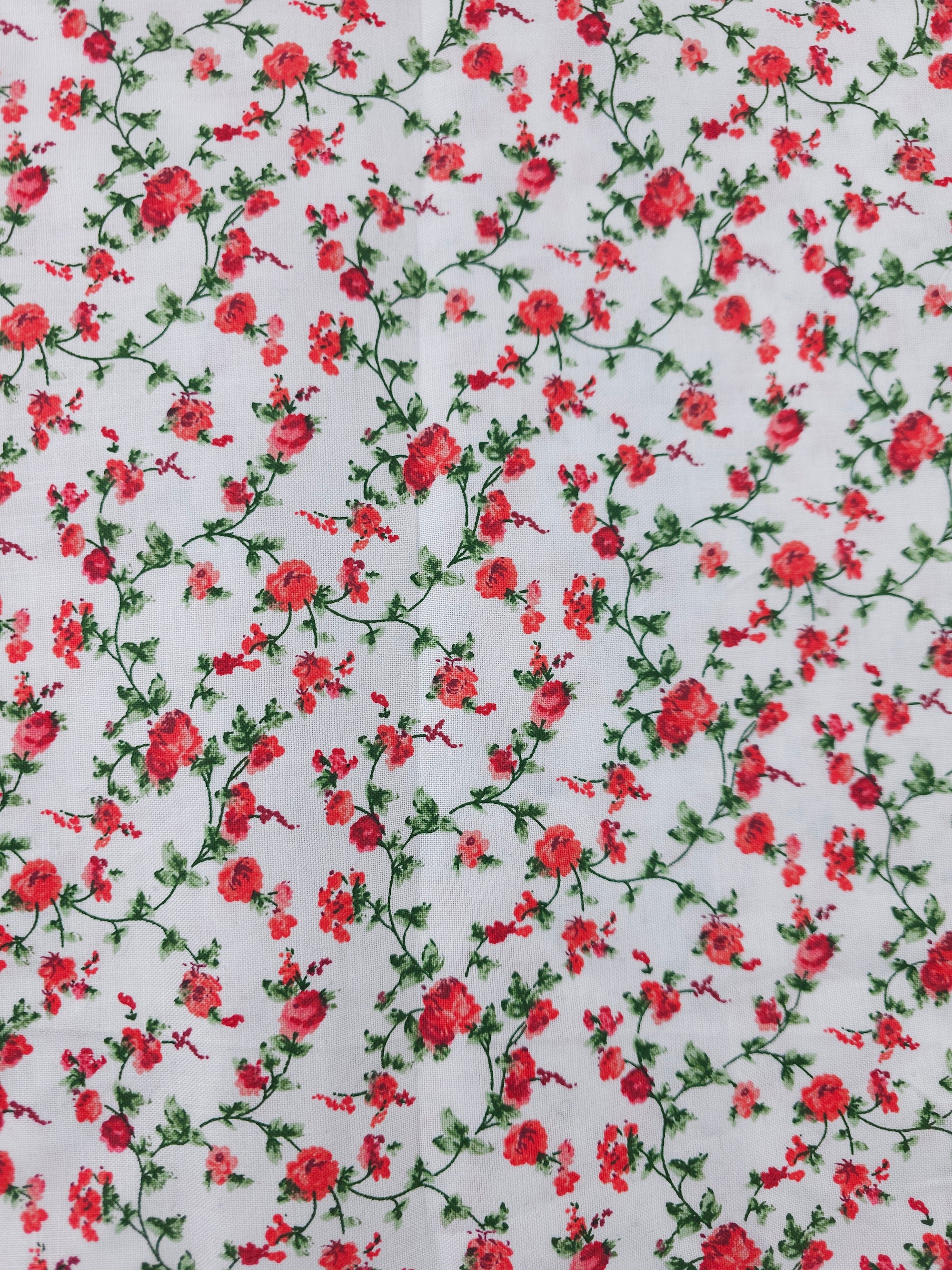 Intertwined Rose Roses Cotton - 1m Piece