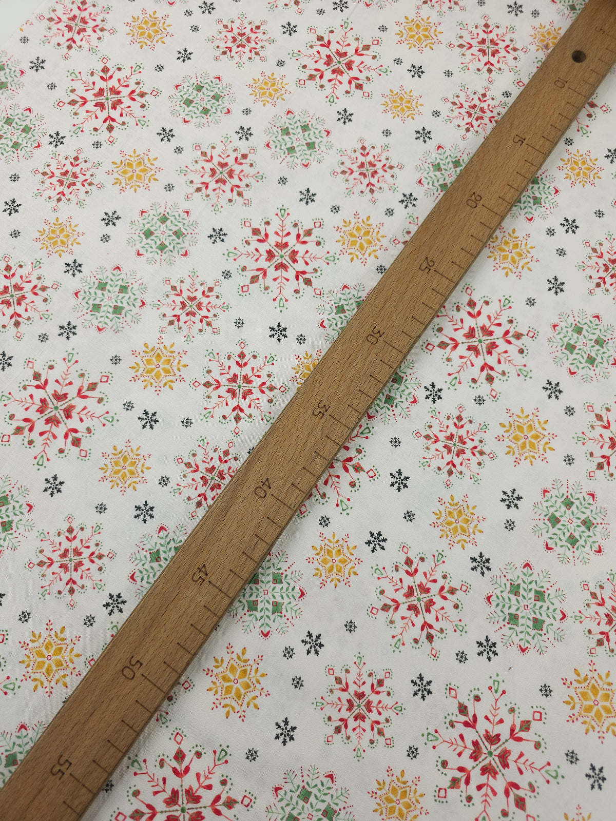 Traditional Falling Snowflakes 100% Cotton