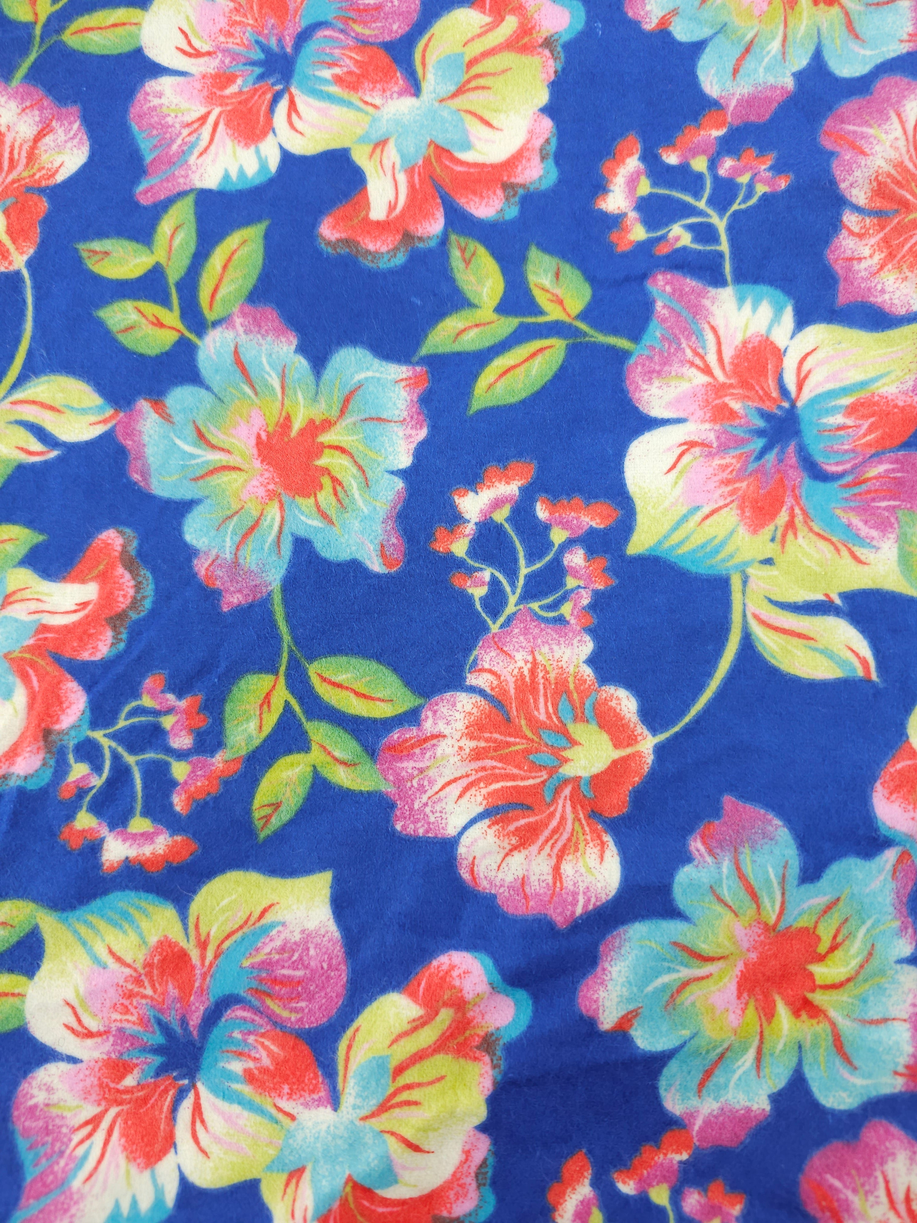 Cobalt bold flower Cotton flannel- 2.9m piece