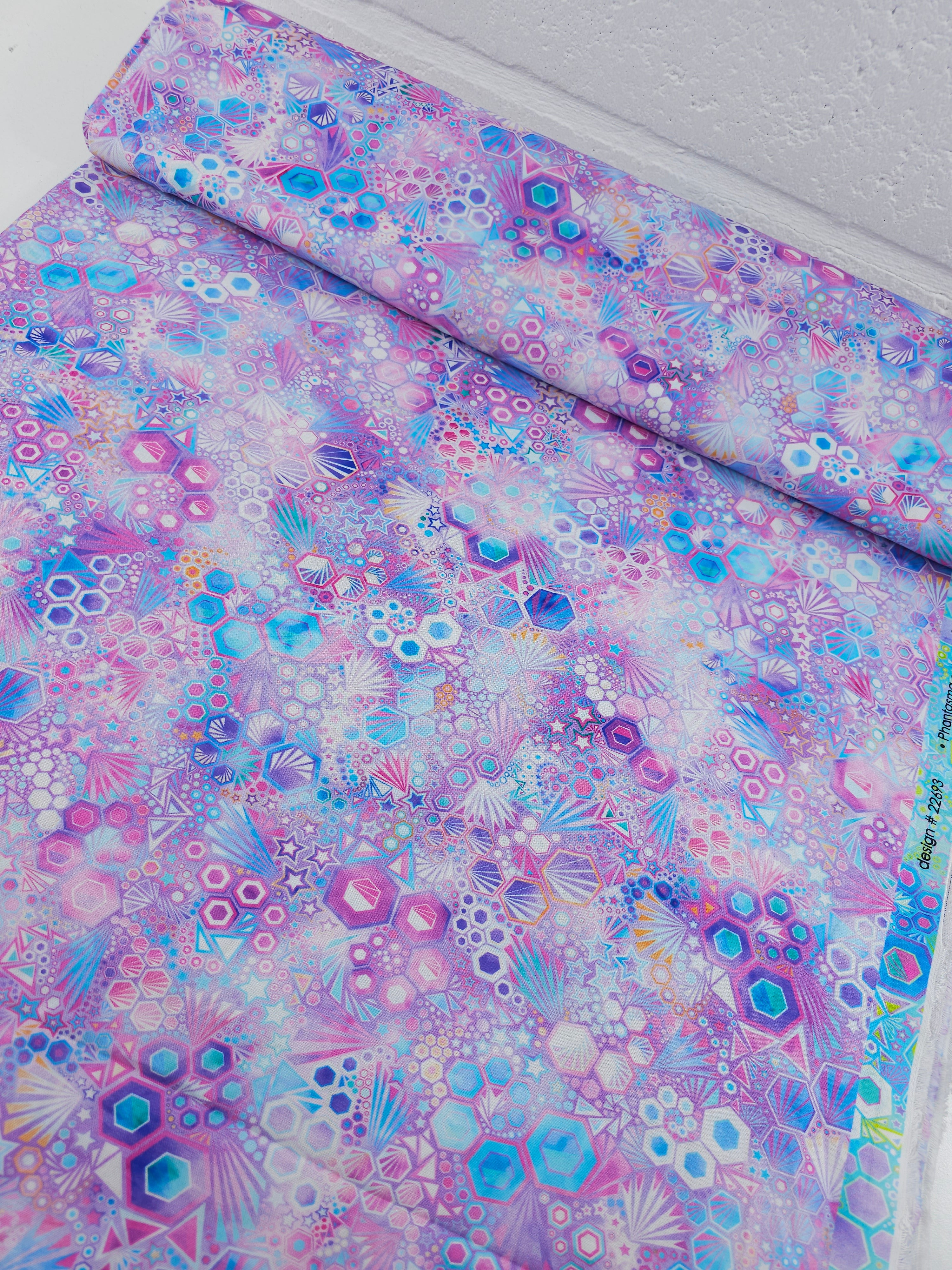 Lilac Star Phantasma 100% Cotton - Robert Kaufman