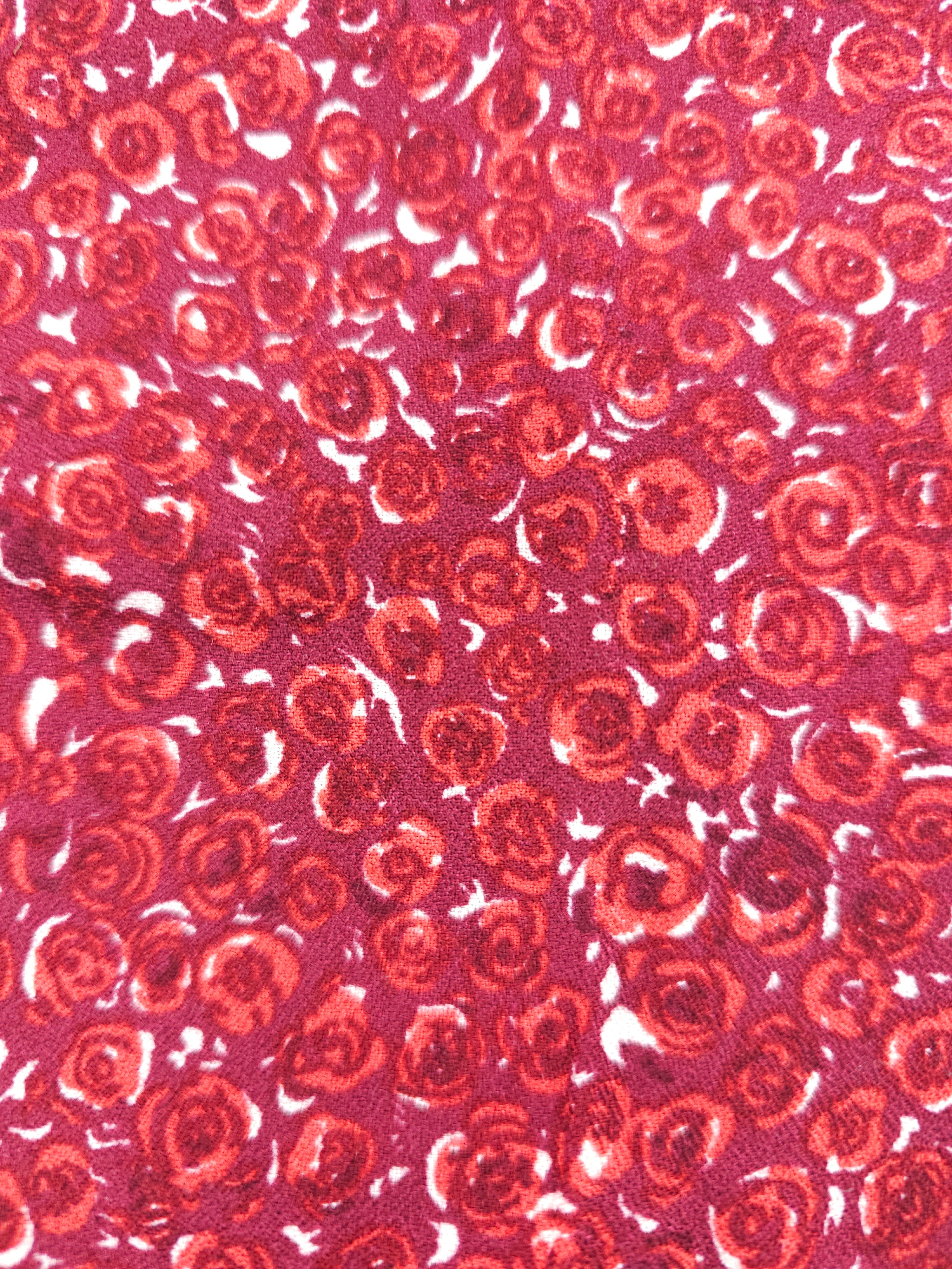 Tiny rose Viscose- 2.8m piece