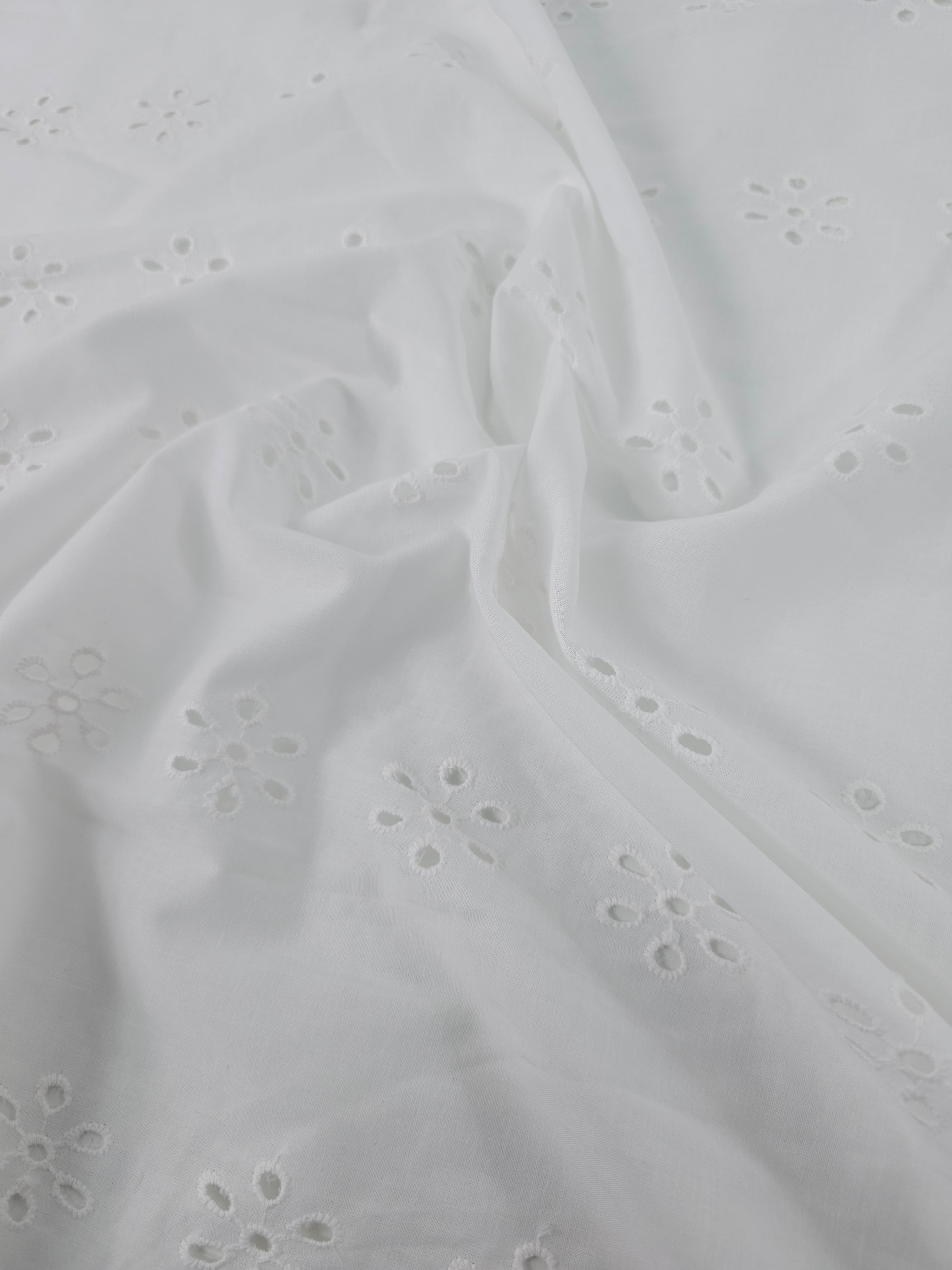 White Daisy Trail Cambric Cotton Broderie Anglaise