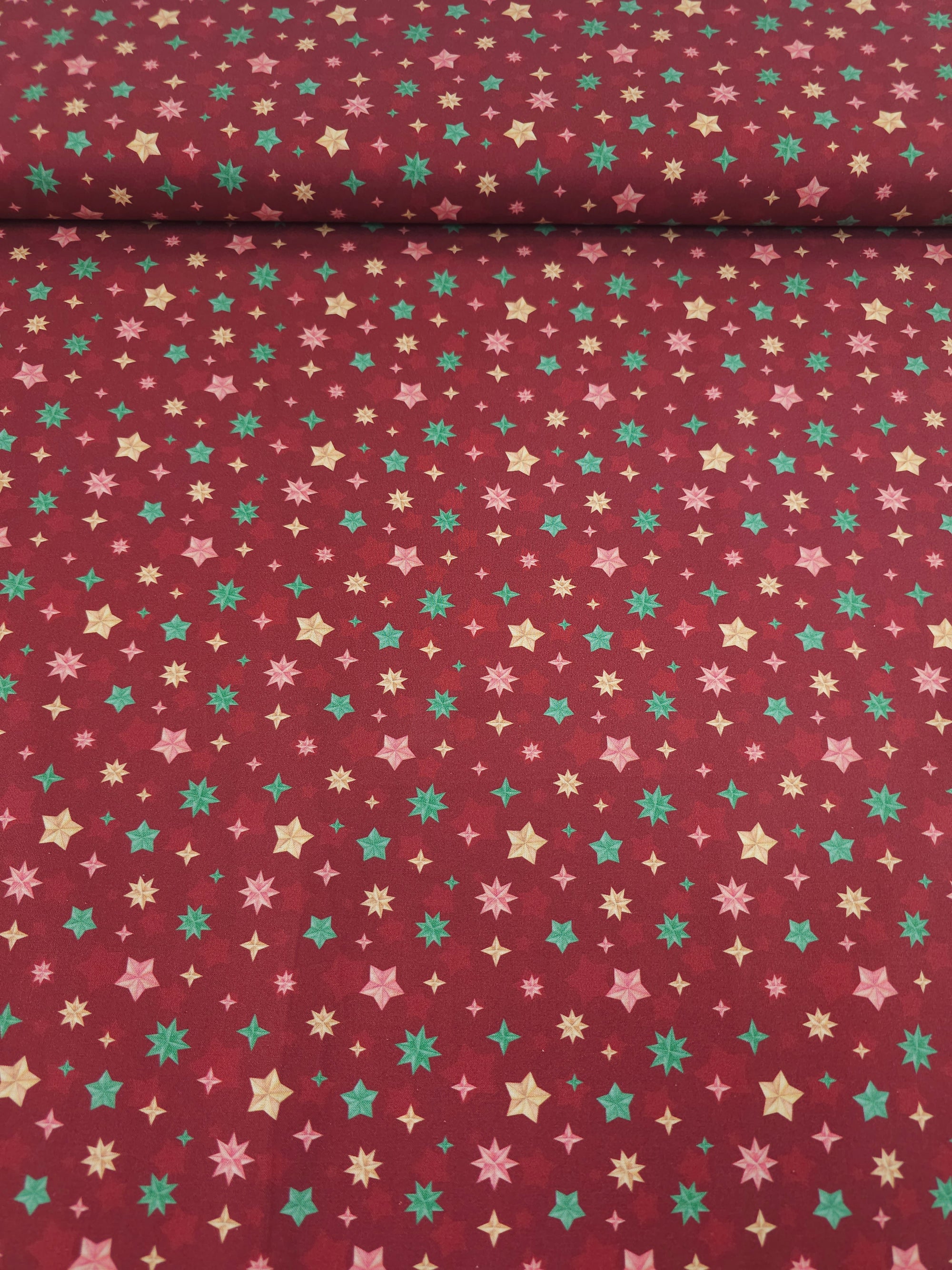 Festive Diamond Star 100% Cotton 60"