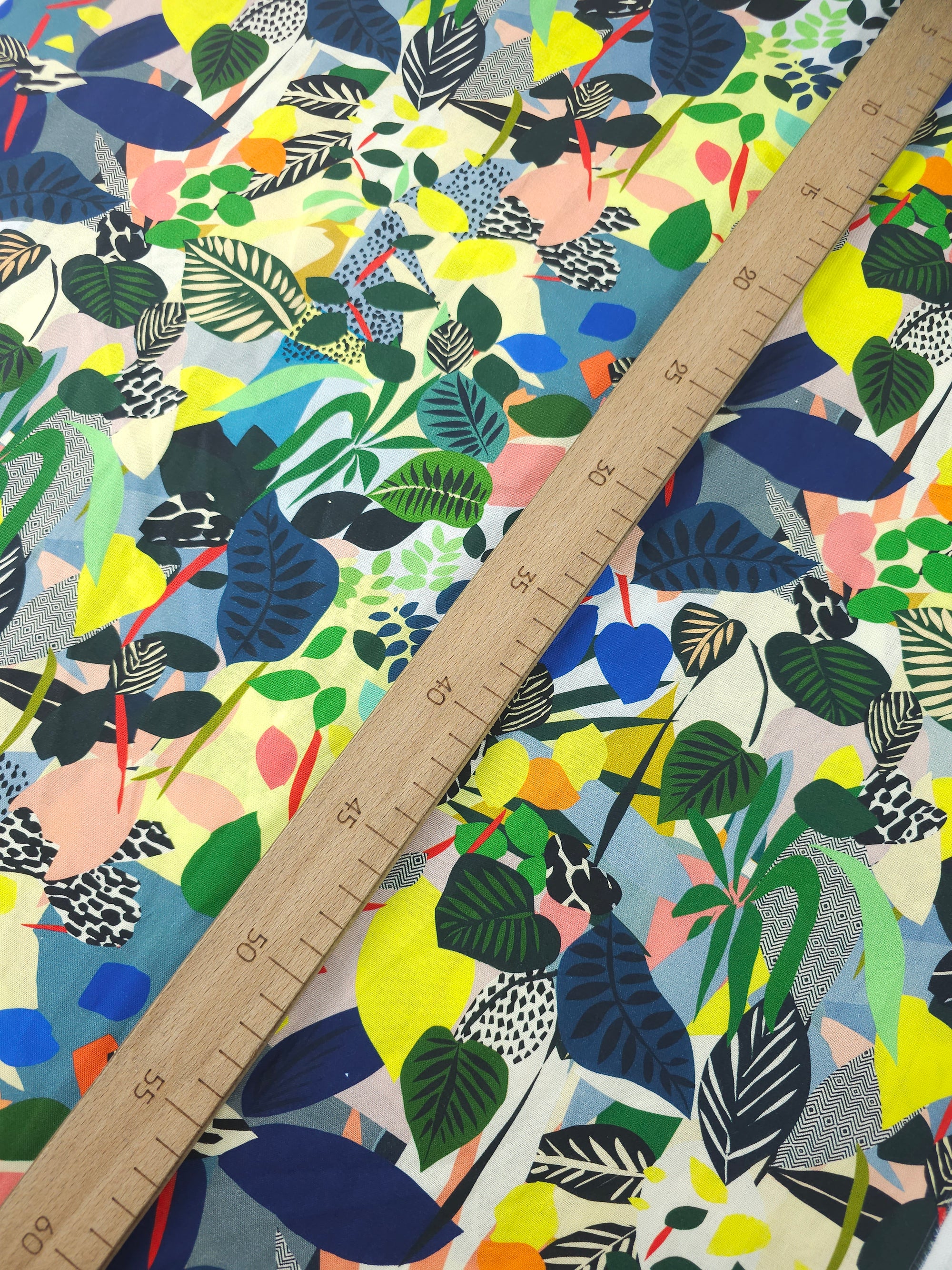 Abstract Pop Art Jungle Leaves 100% Cotton - Free Spirit