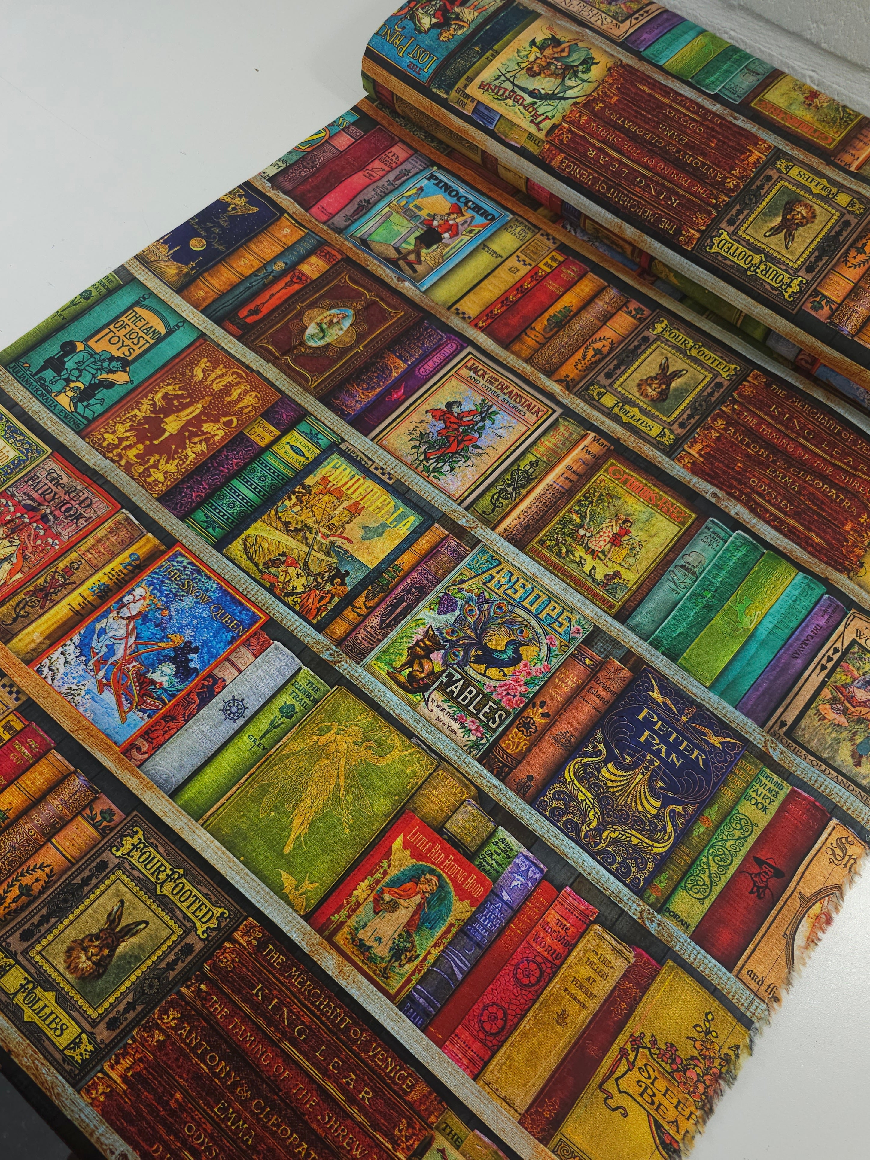 Vintage Library Bookshelf 100% Cotton - Robert Kaufman