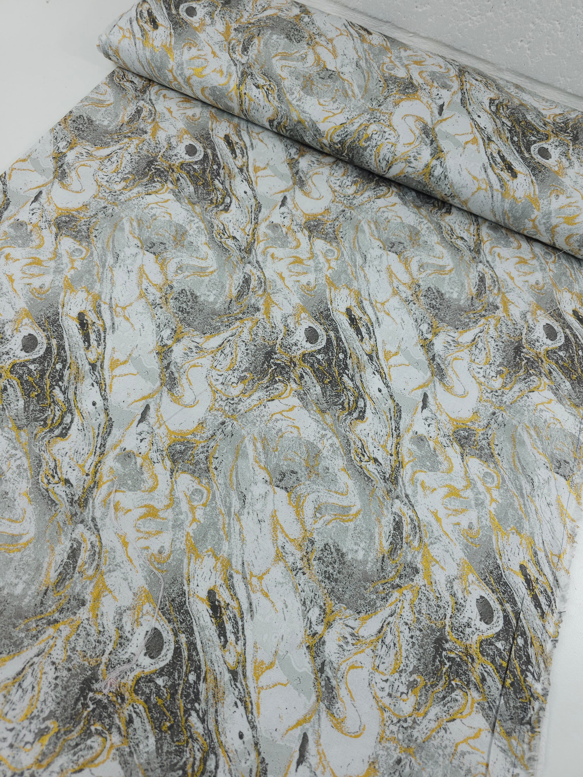 Light Grey/Gold Marble 100% Cotton - Benartex