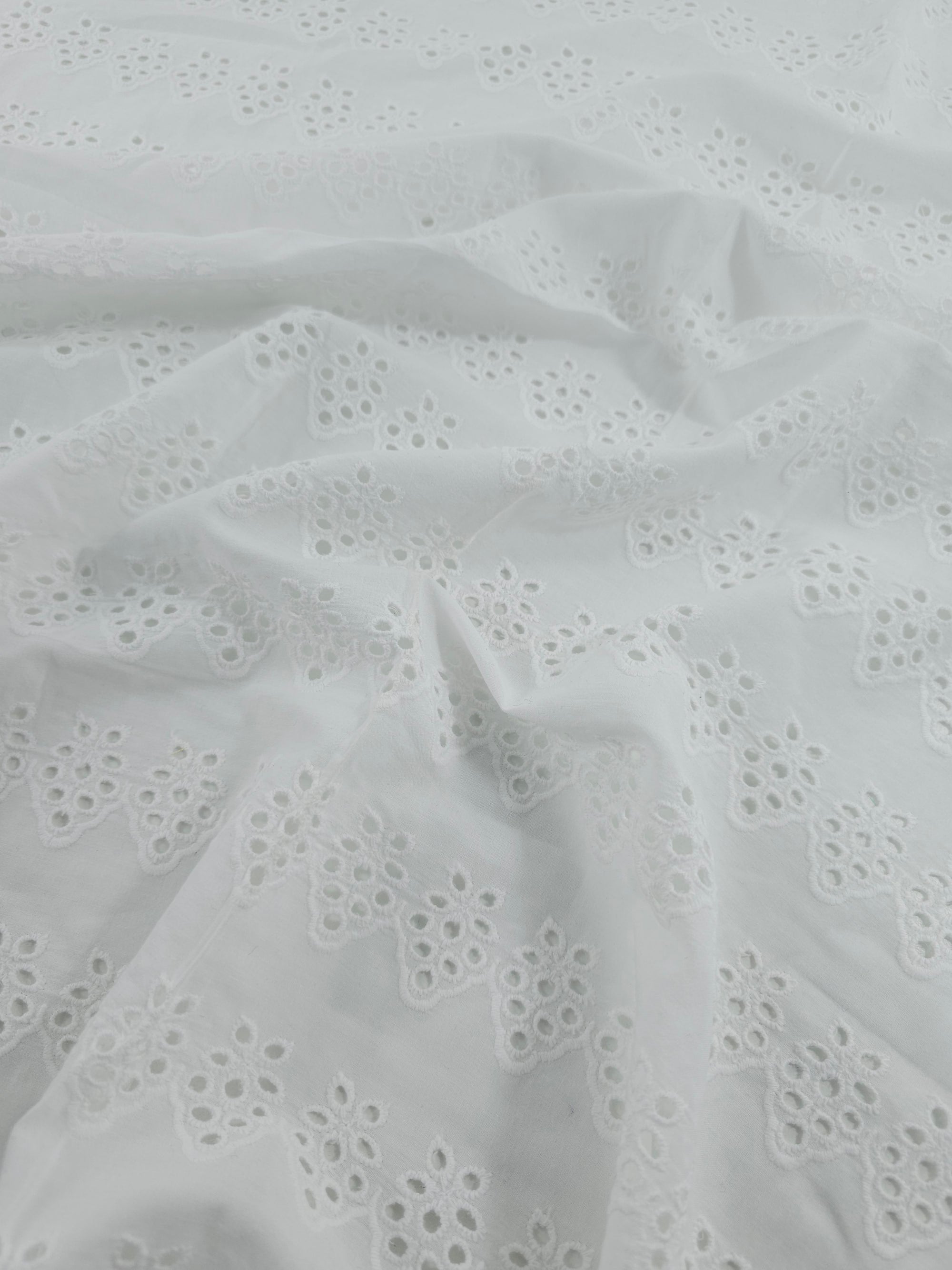 White Diasy Petal Track Cambric Cotton Broderie Anglaise