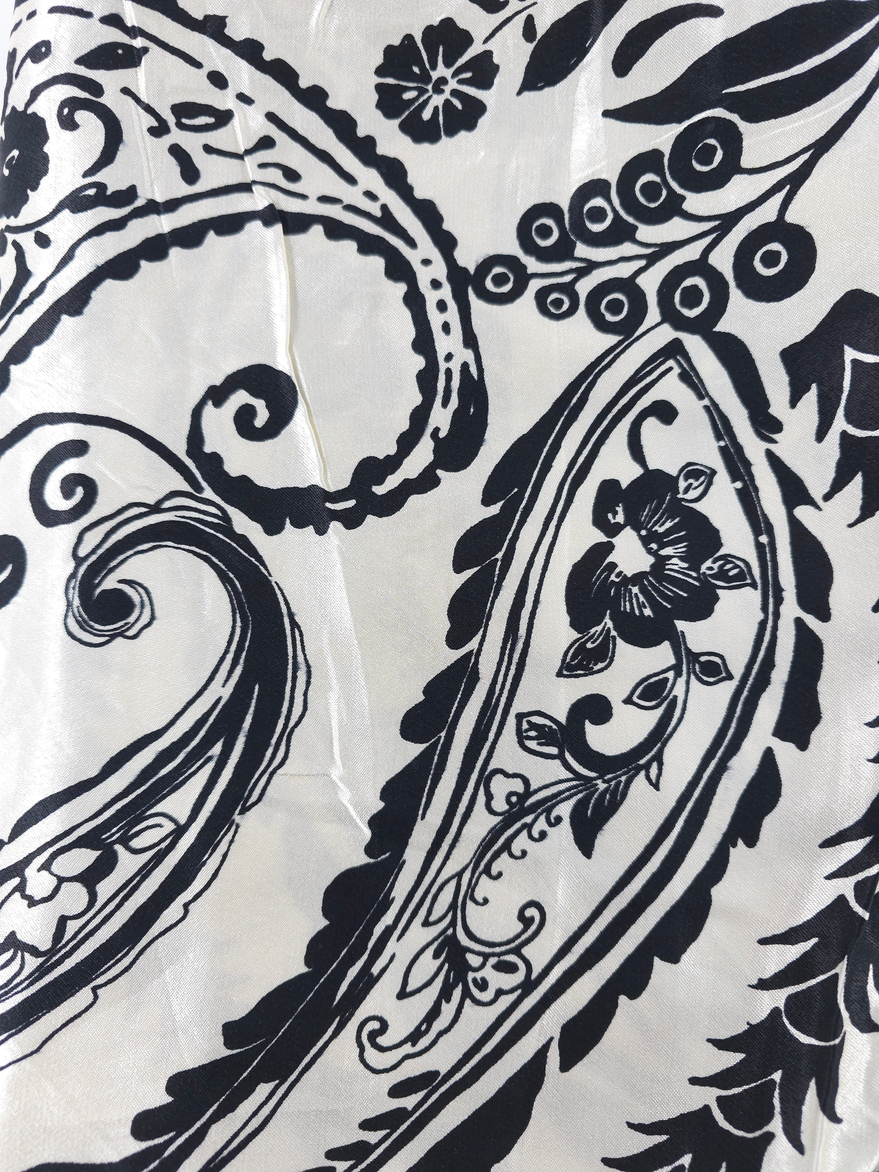 Black sketch paisley Viscose sateen- 2m piece