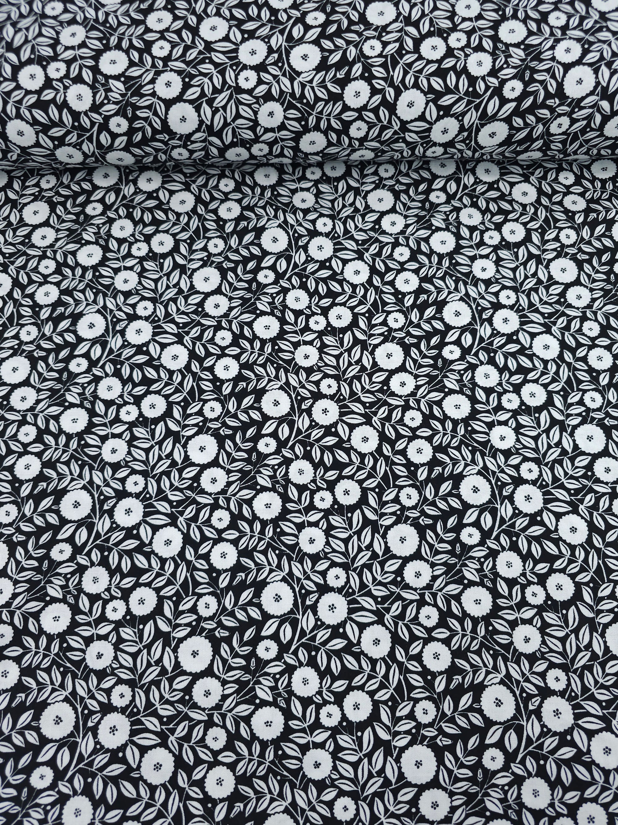 Black/White Puff Leaf Bloom 100% Cotton - Benartex