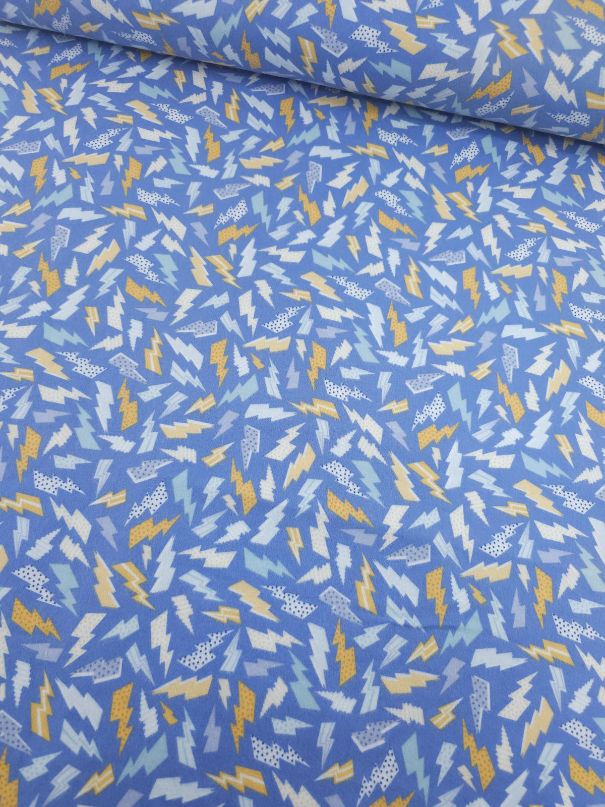 Lightning Bolts Lightweight Flannel Cotton - Robert Kaufman