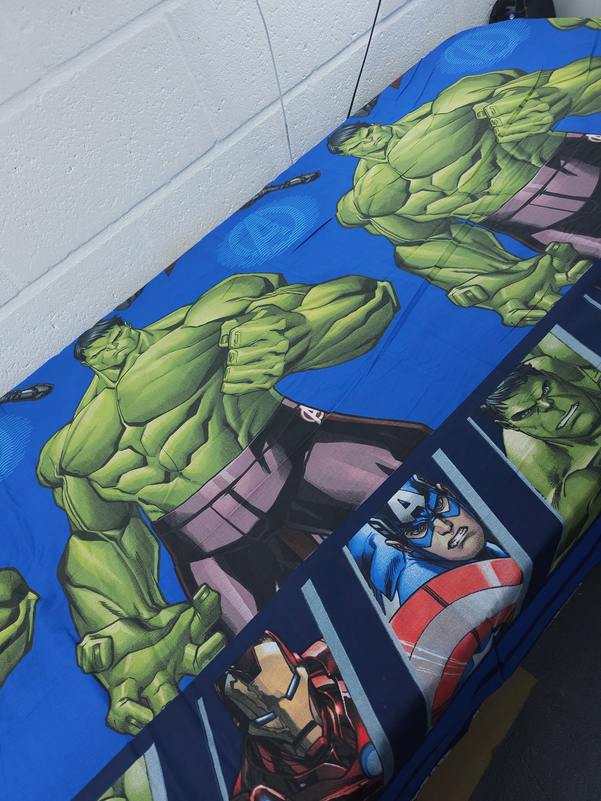 Avengers Legends 100% Cotton 114" *EXTRA WIDE*