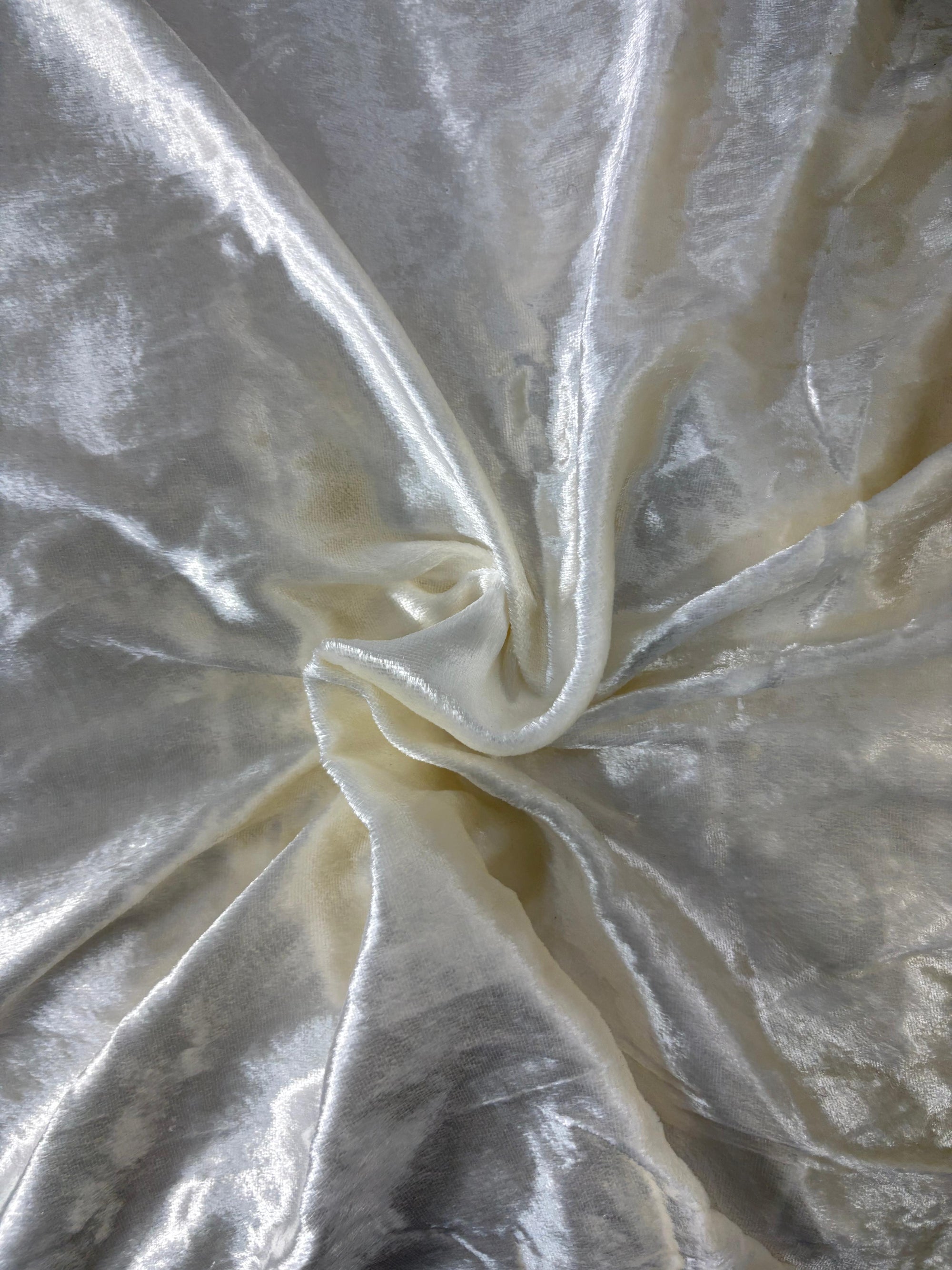 Creme Poly Velvet - 5.3m Piece
