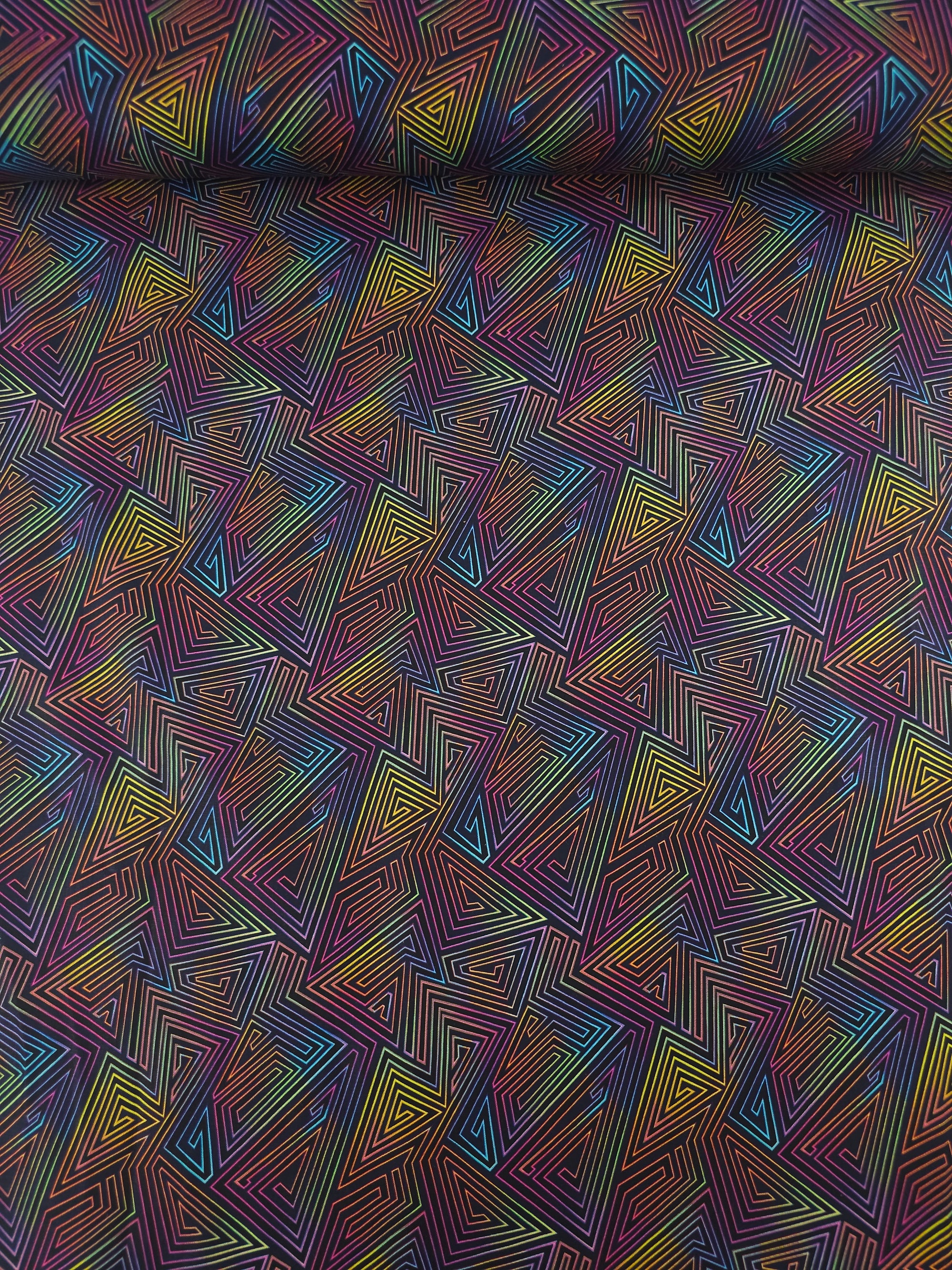 Multicolour/Black Geometric Maze 100% Cotton
