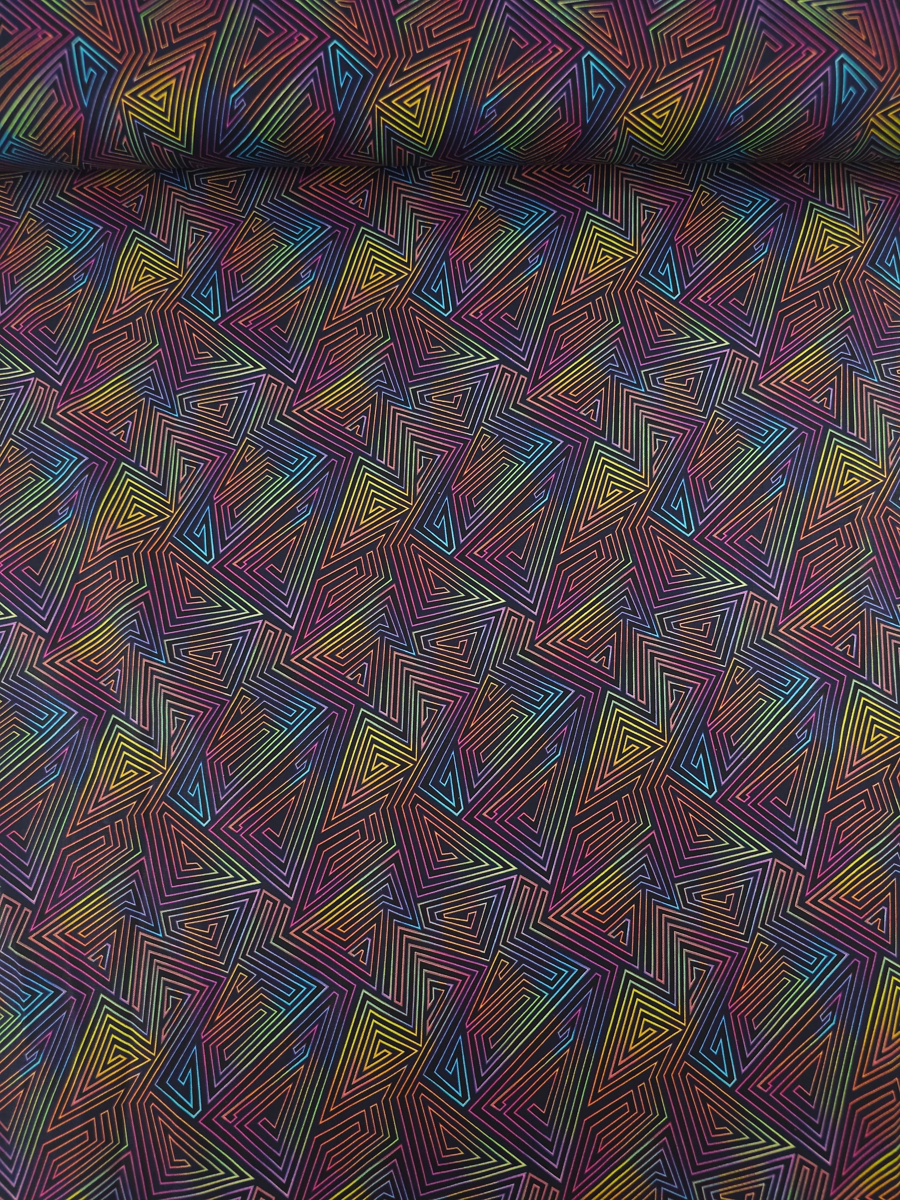 Multicolour/Black Geometric Maze 100% Cotton