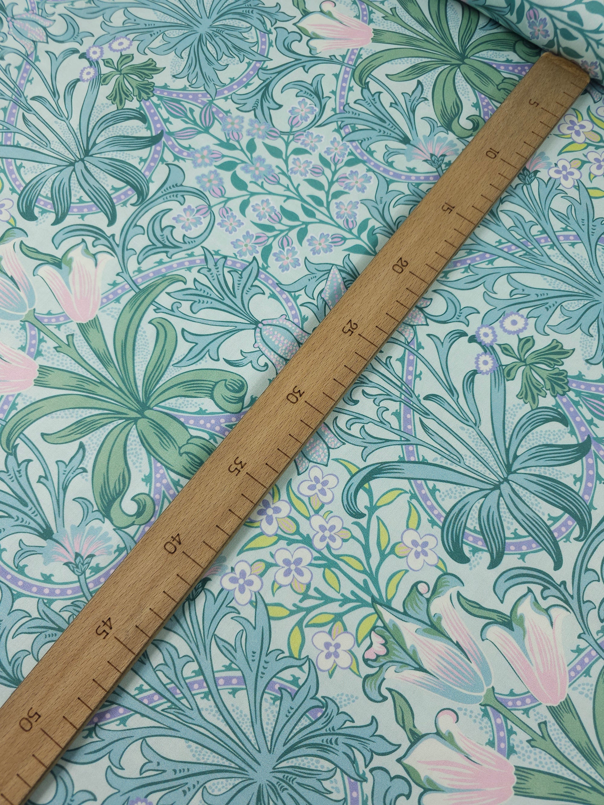 Simply Nature Floral Cotton Sateen 102" - William Morris *EXTRA WIDE*