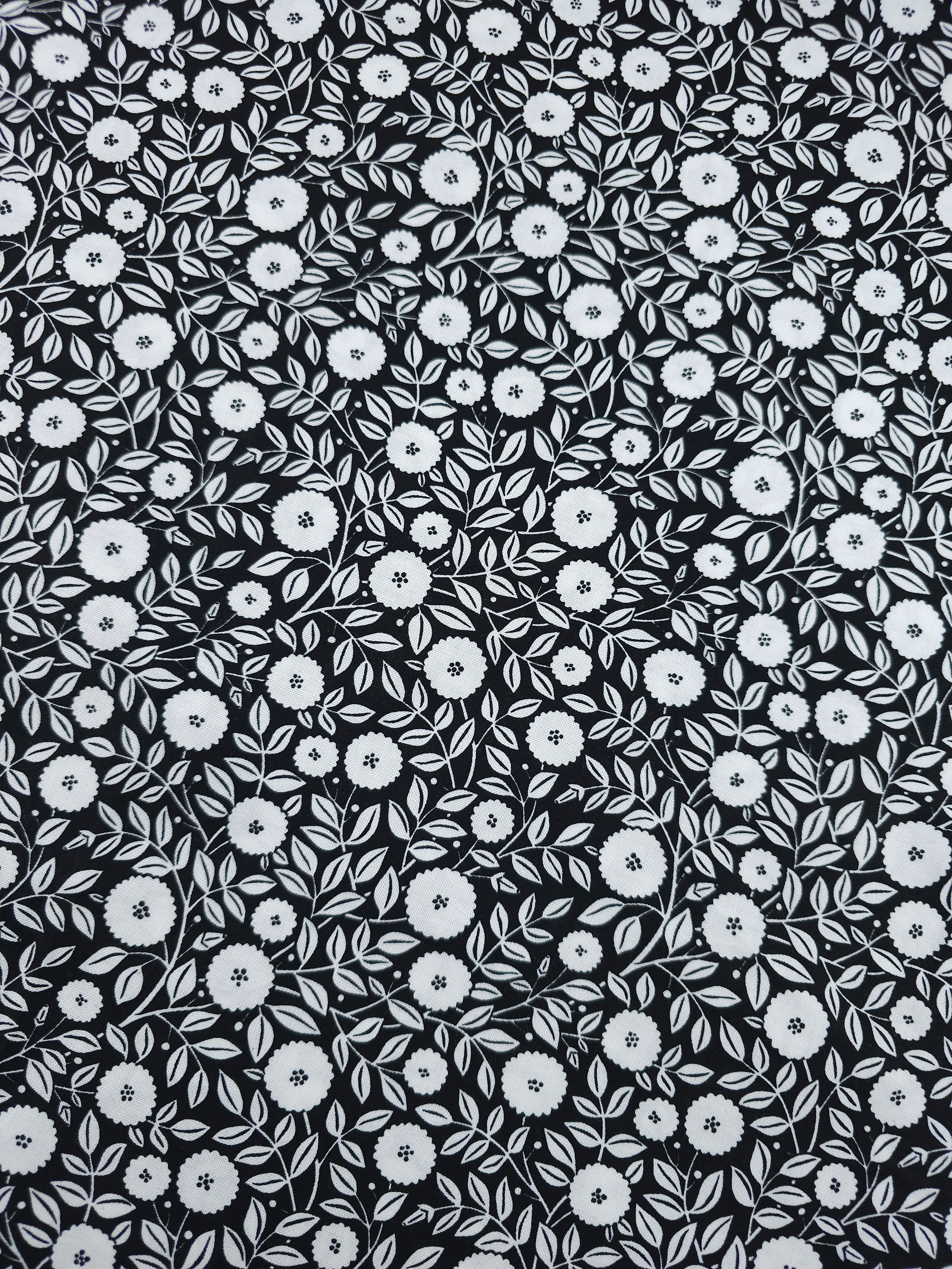 Black/White Puff Leaf Bloom 100% Cotton - Benartex