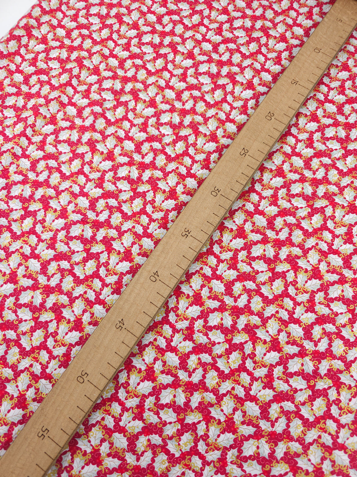 Berry/Gold Tossed Holly 100% Cotton