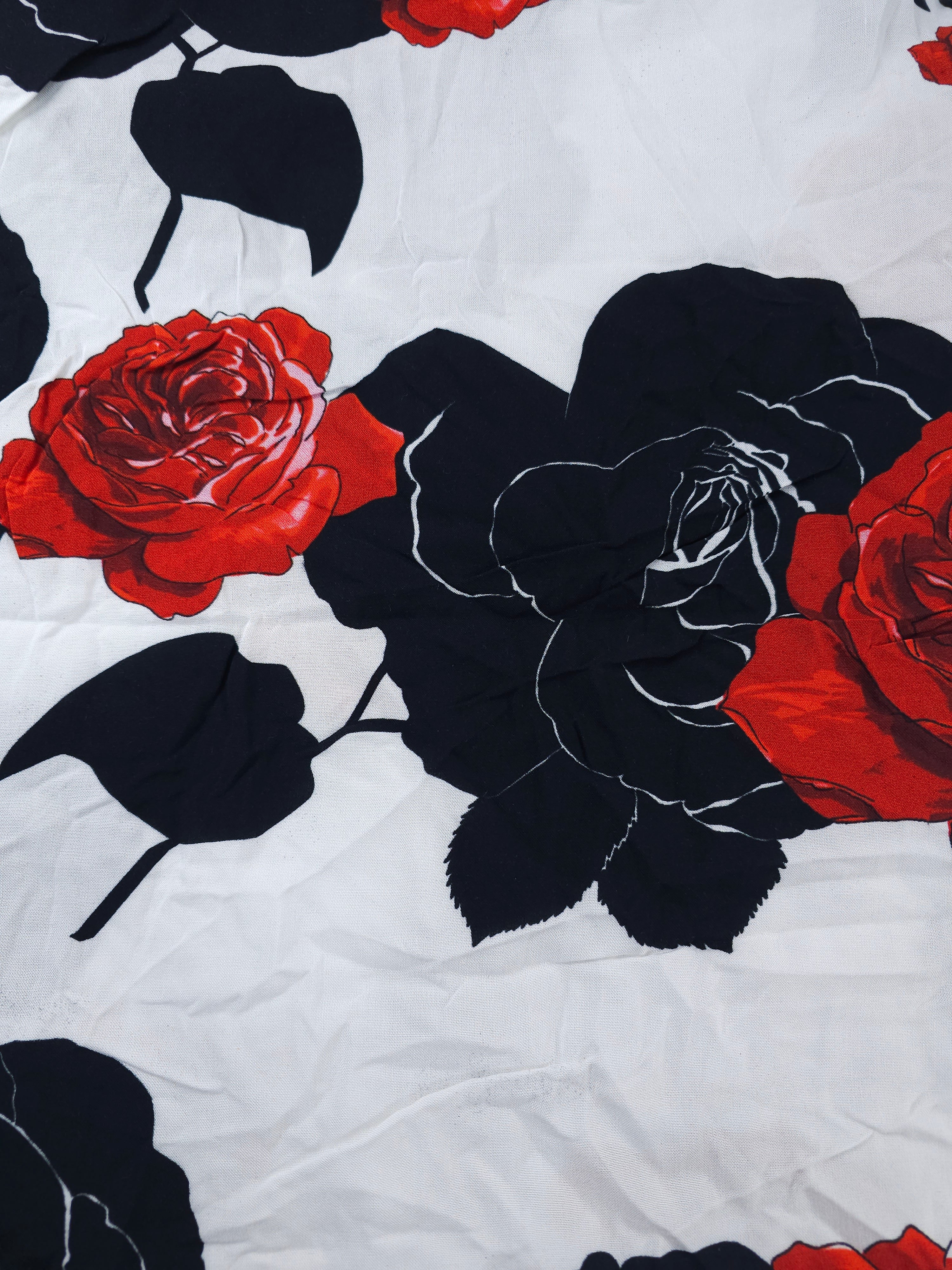 Bold black and red rose Viscose- 1.7m piece
