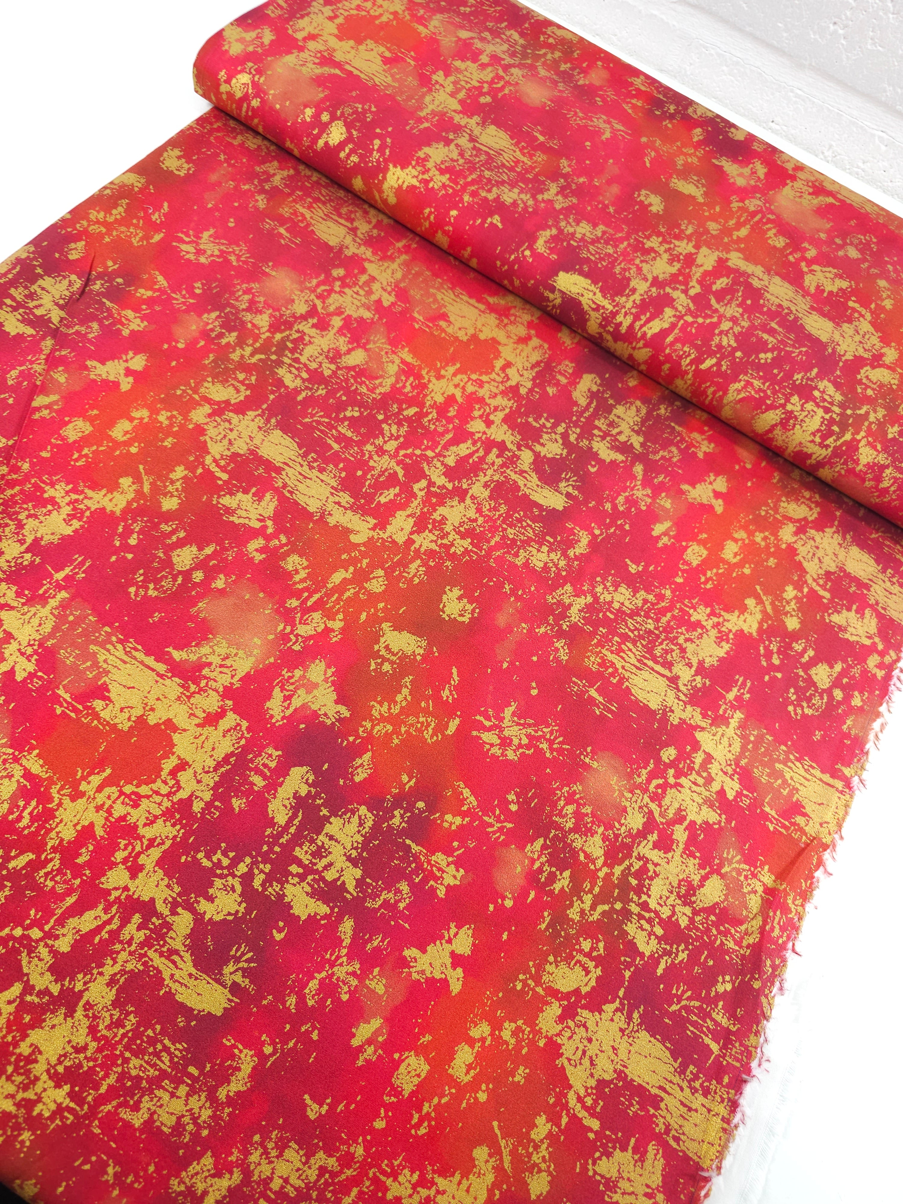 Red/Gold Chromaticity Static Diffusion 100% Cotton - Robert Kaufman