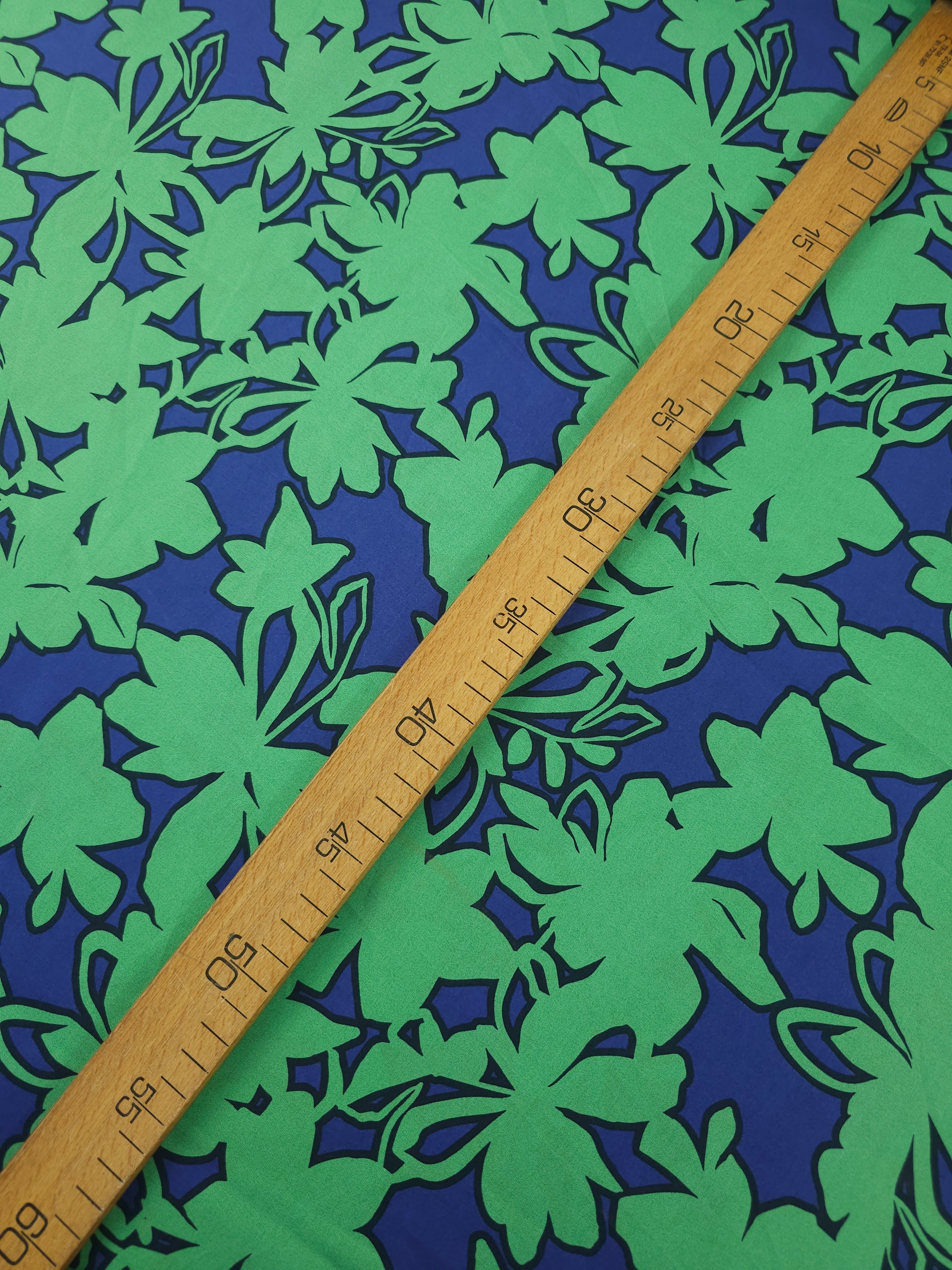 Blue/Green Floral Outline Fine Cotton Poplin 60"