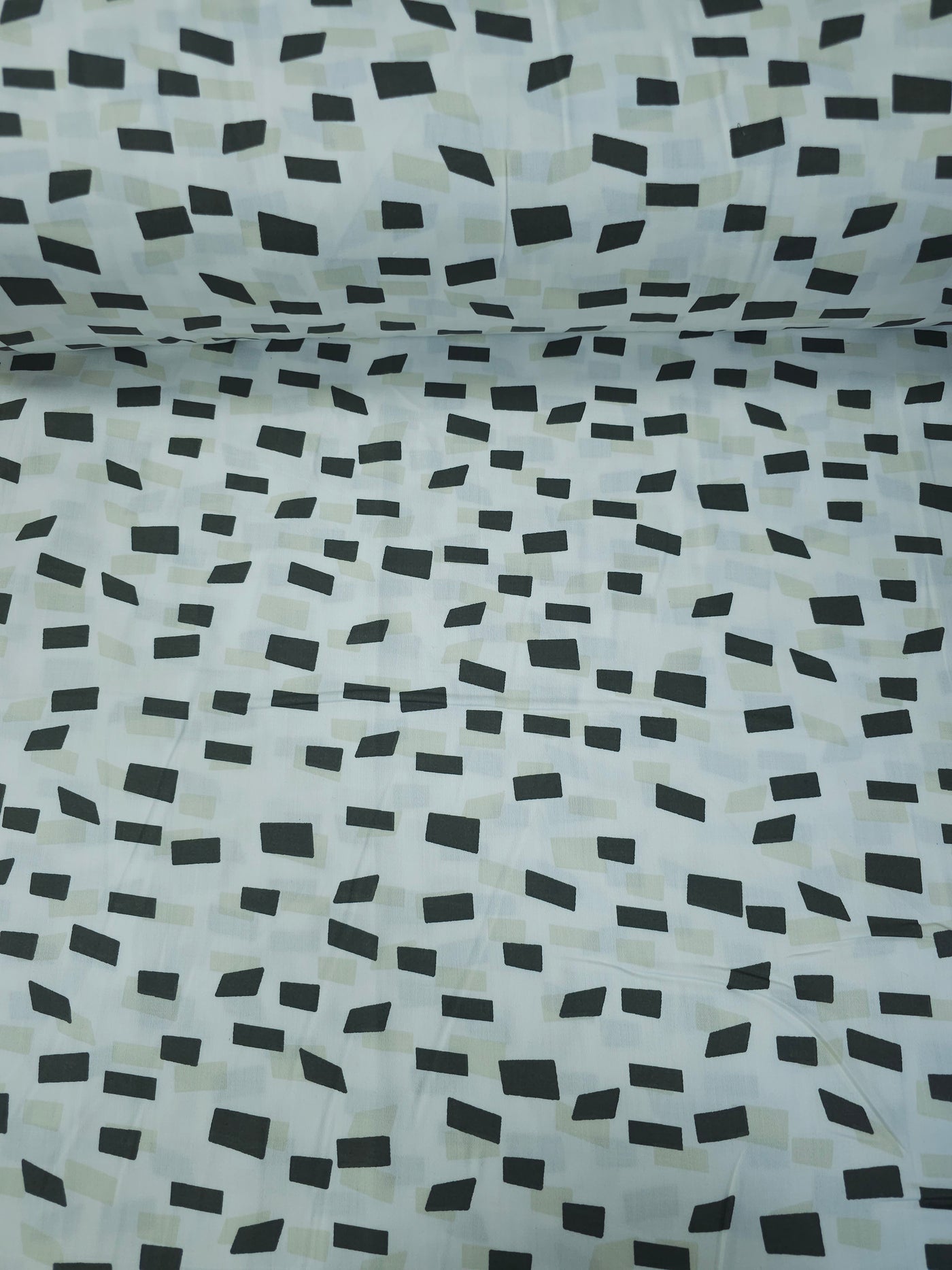 Black/Off-White Confetti Cotton Sateen 86"