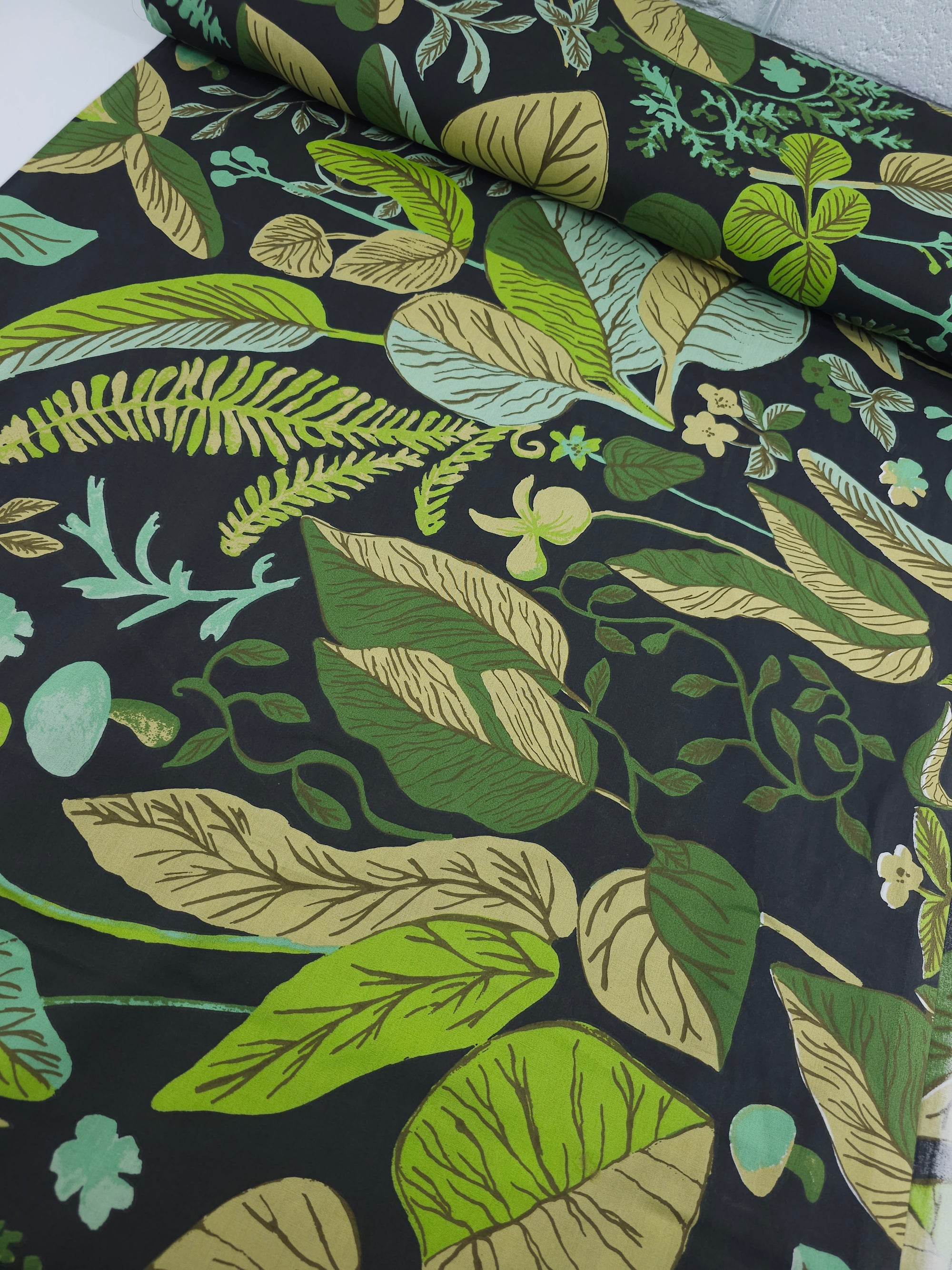Ivy Leaf Greenery 100% Cotton 98” *EXTRA WIDE*