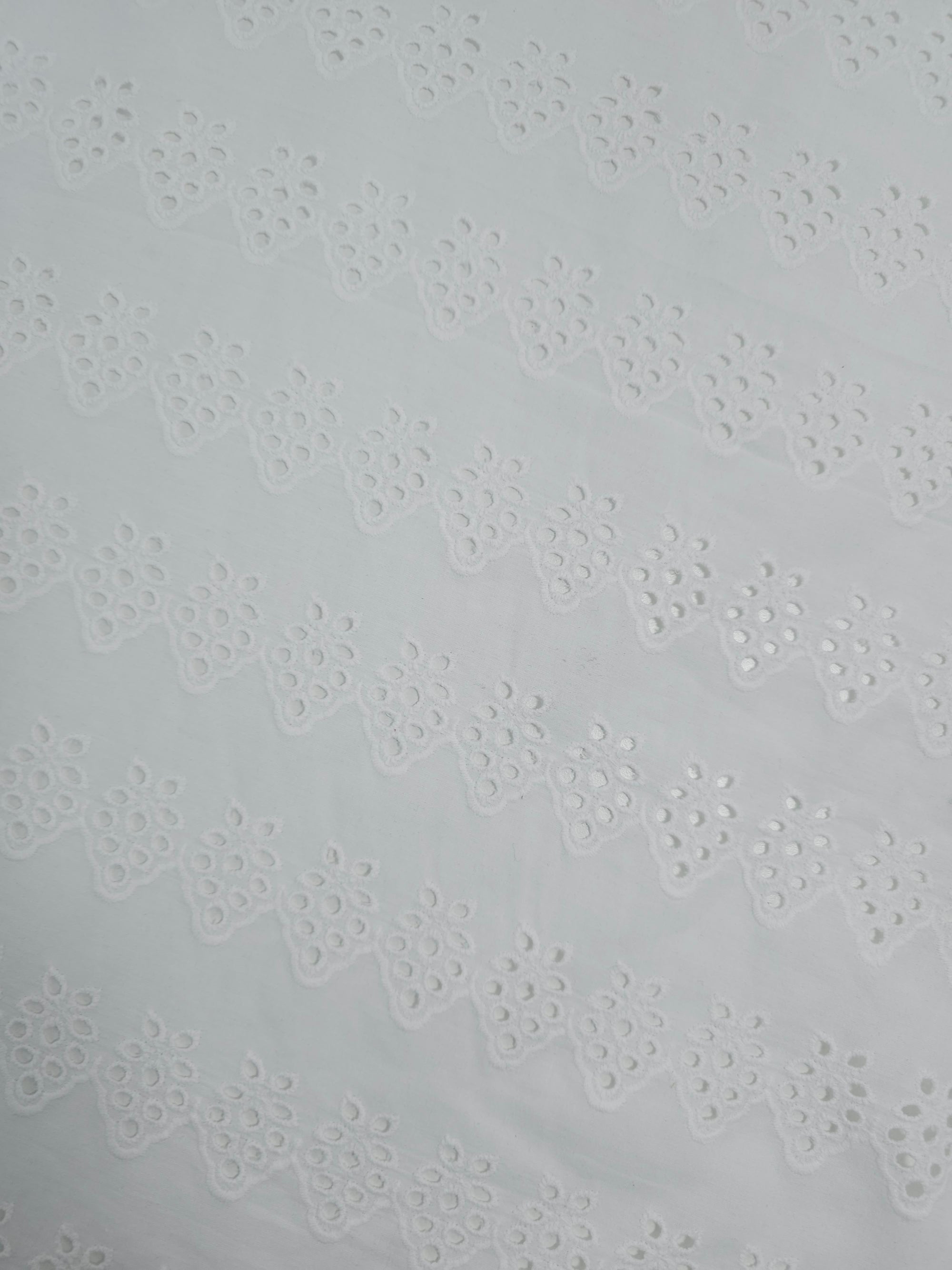 White Diasy Petal Track Cambric Cotton Broderie Anglaise