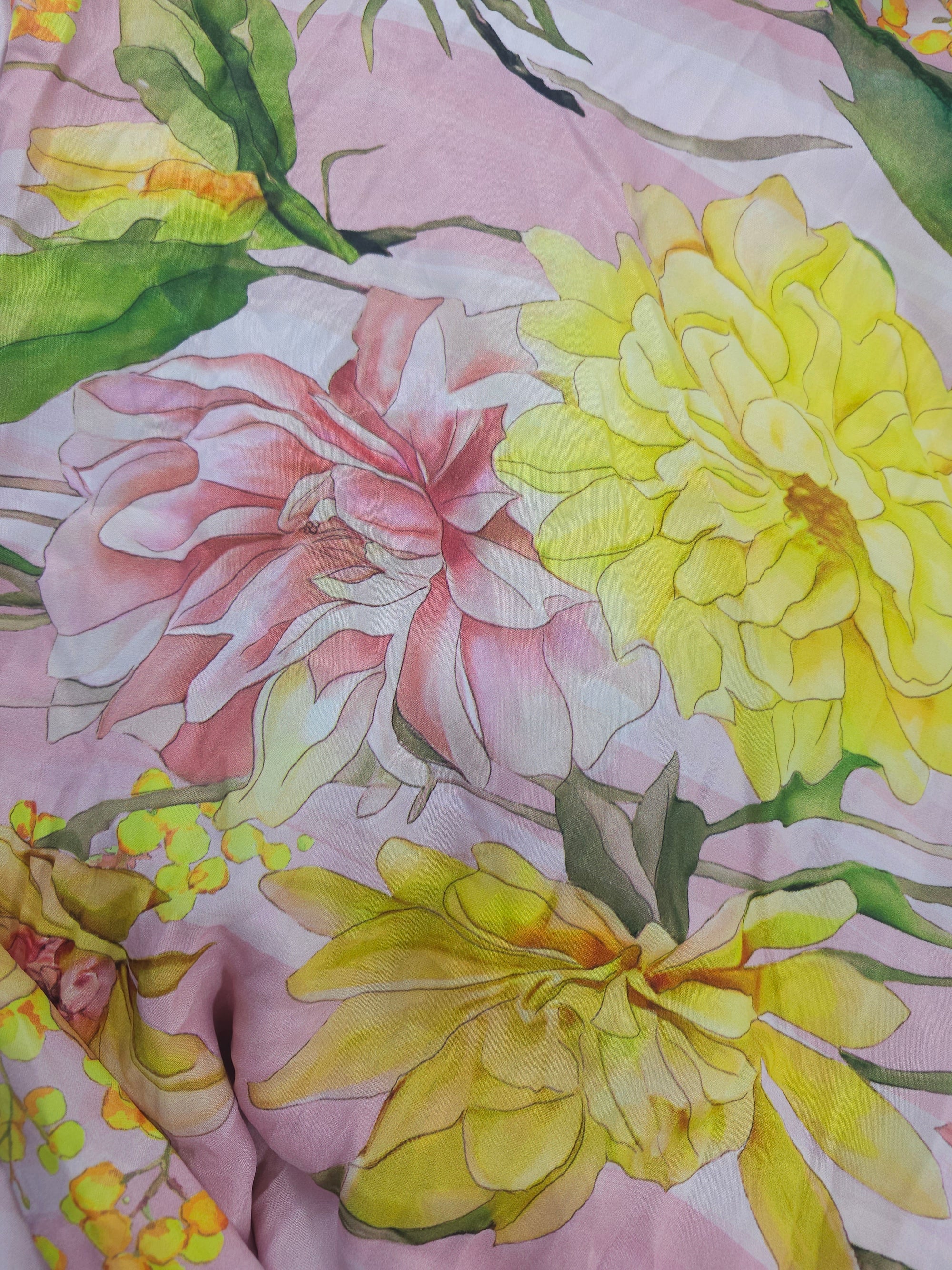 Spring flora Viscose sateen - 1.9m piece