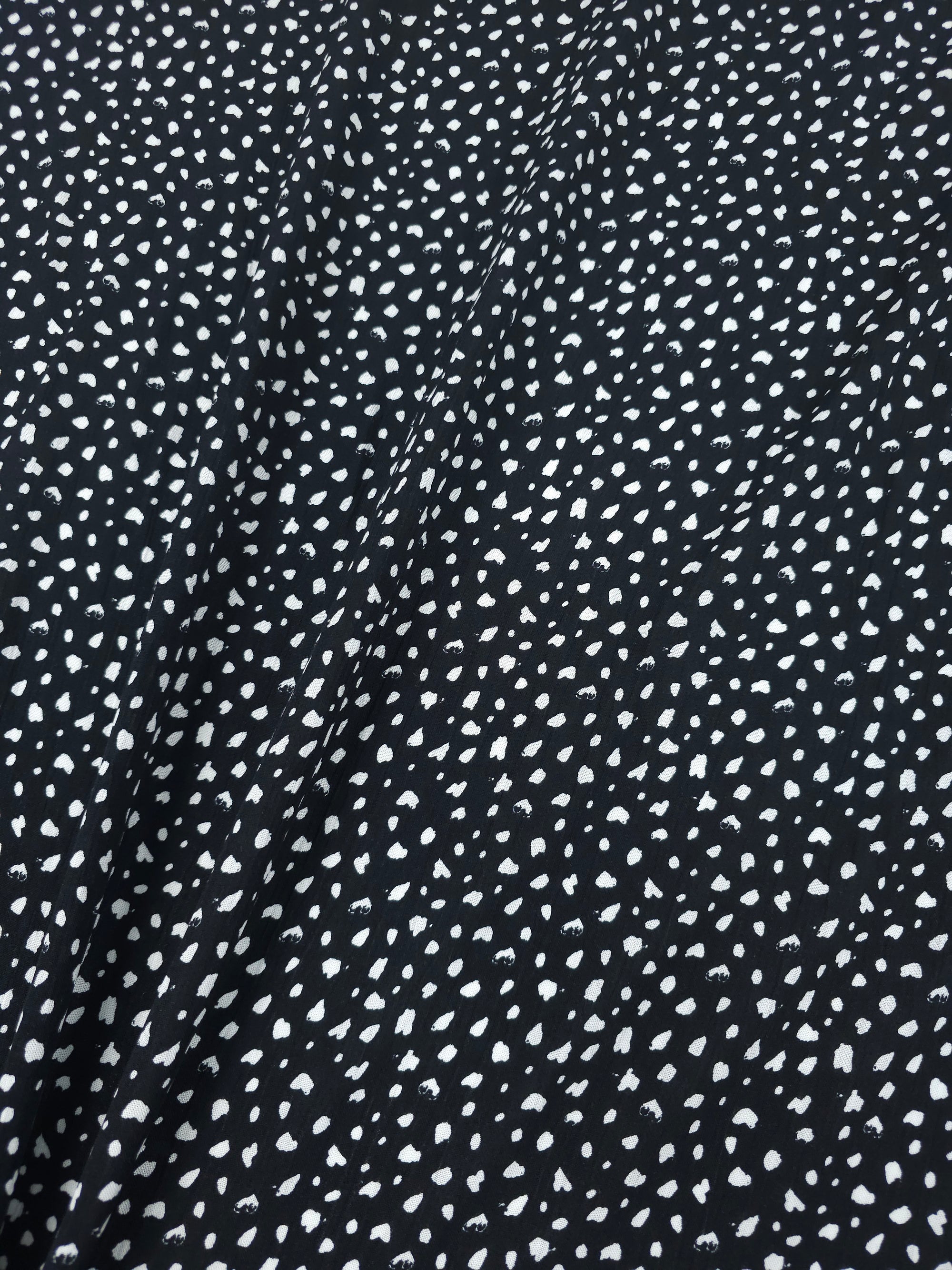 Black/White Irregular Speckle Dot Crinkle Viscose