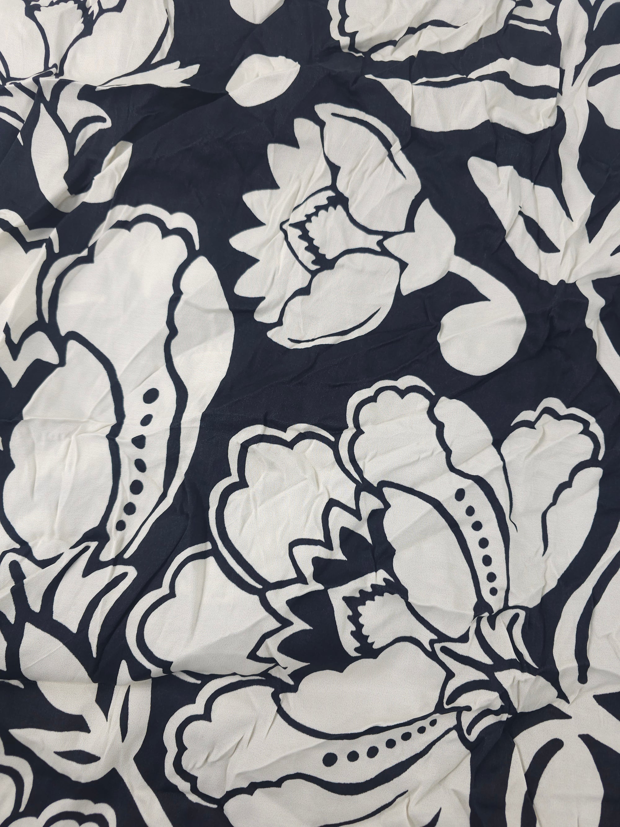 Dark floral Viscose sateen- 2m piece