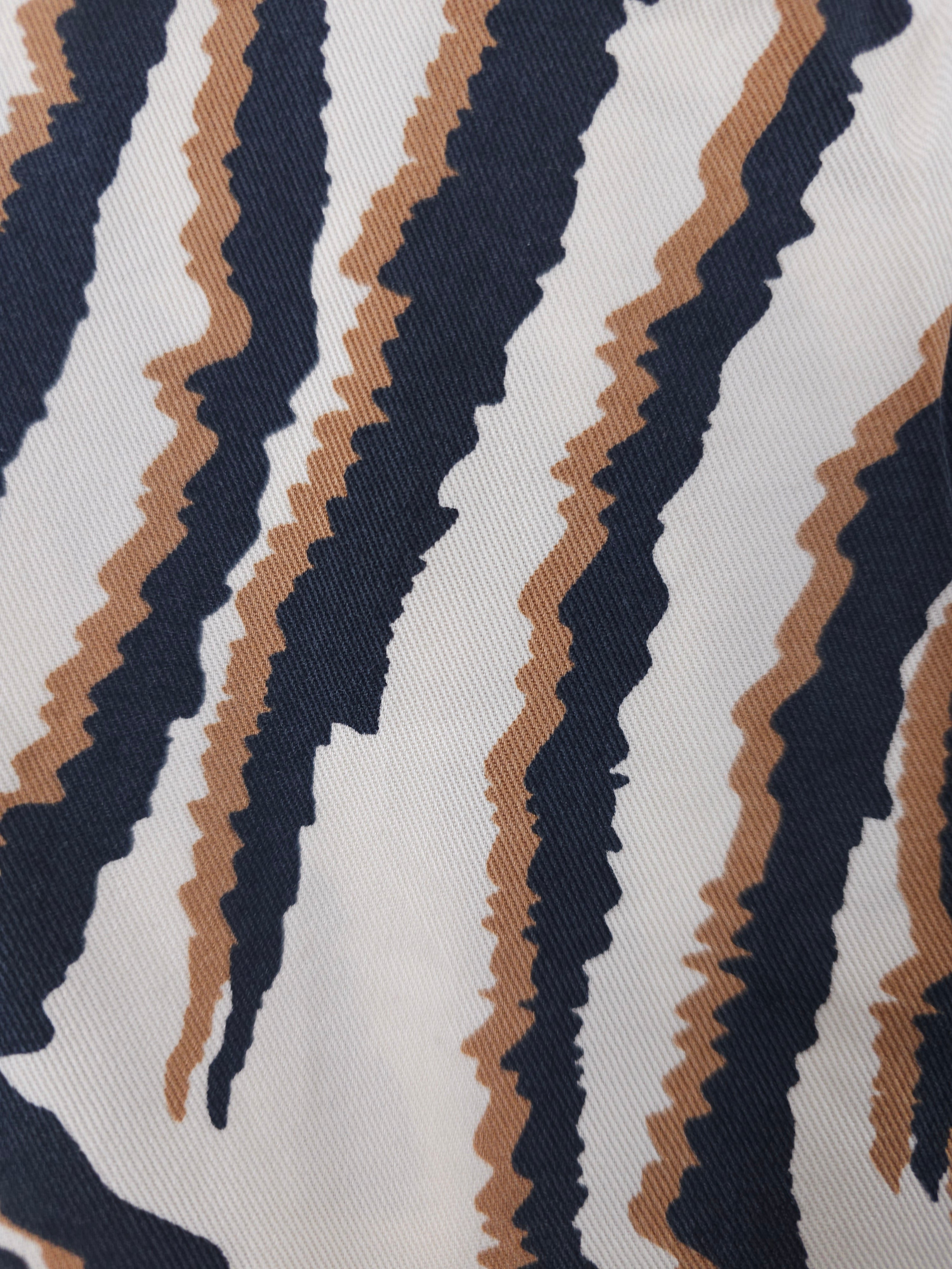 Cream tiger Viscose- 2.5m piece
